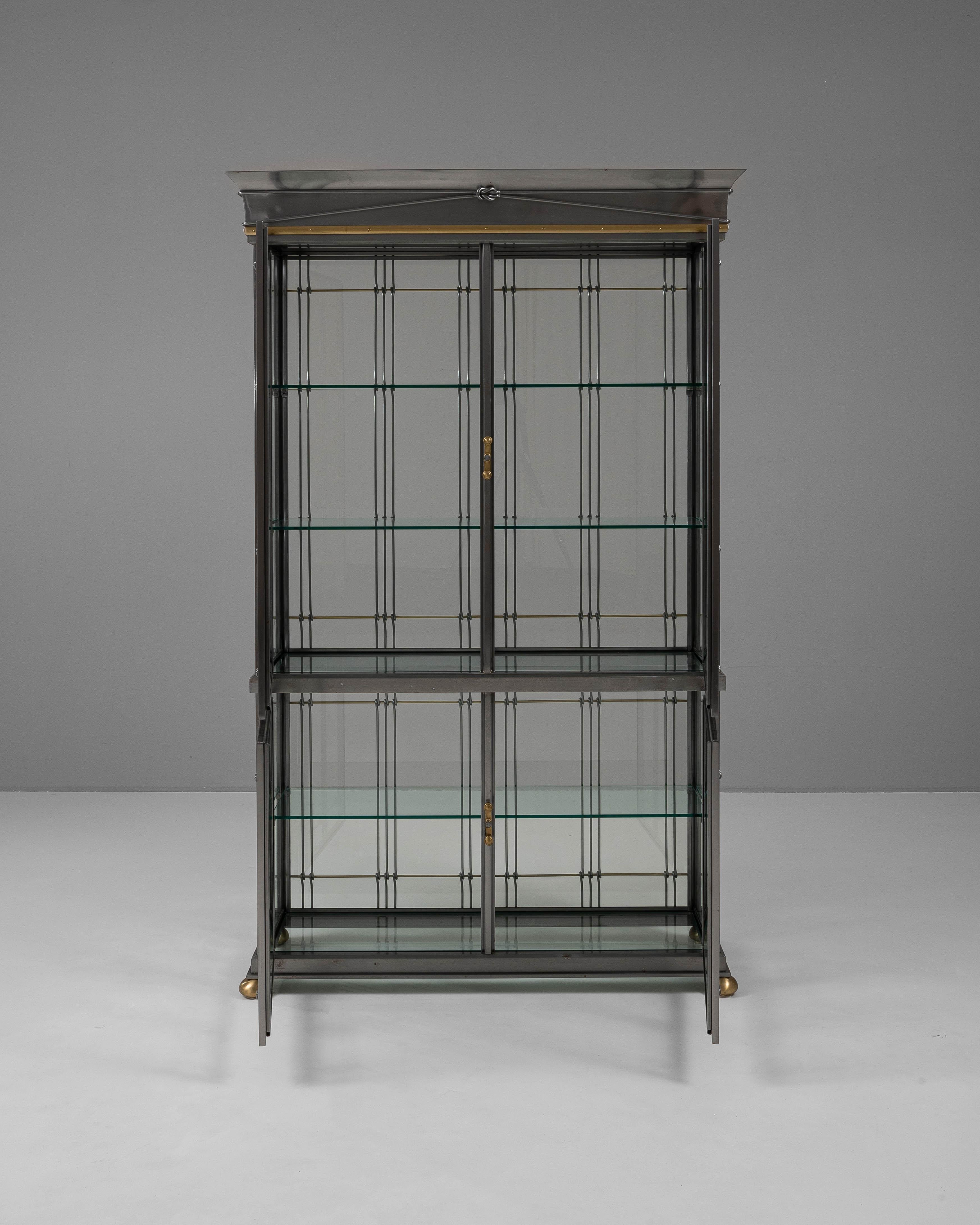 Italienische Vitrine aus Stahl und Messing des 20. Jahrhunderts von Edoardo Orlandi im Zustand „Gut“ in High Point, NC