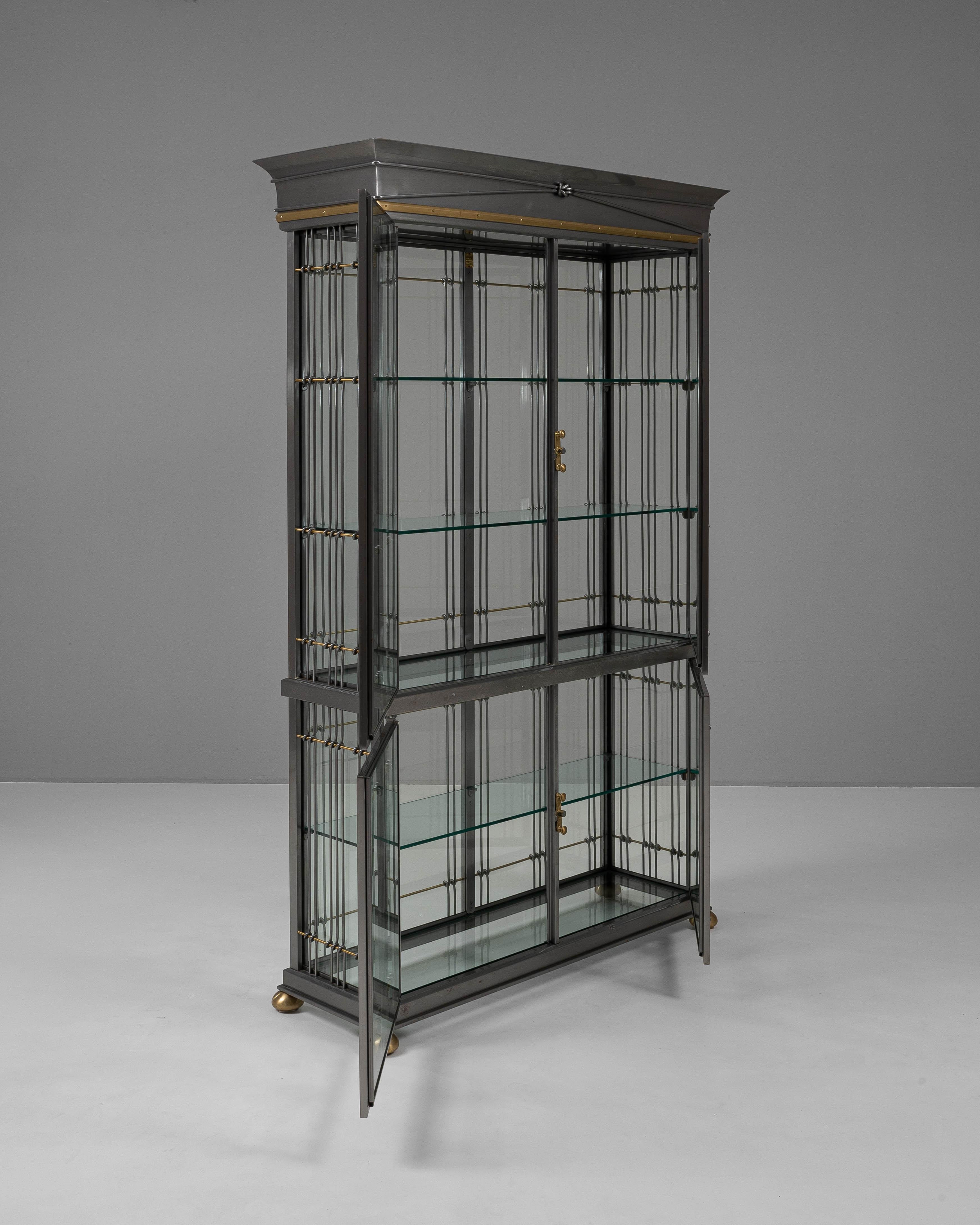 Italienische Vitrine aus Stahl und Messing des 20. Jahrhunderts von Edoardo Orlandi 2