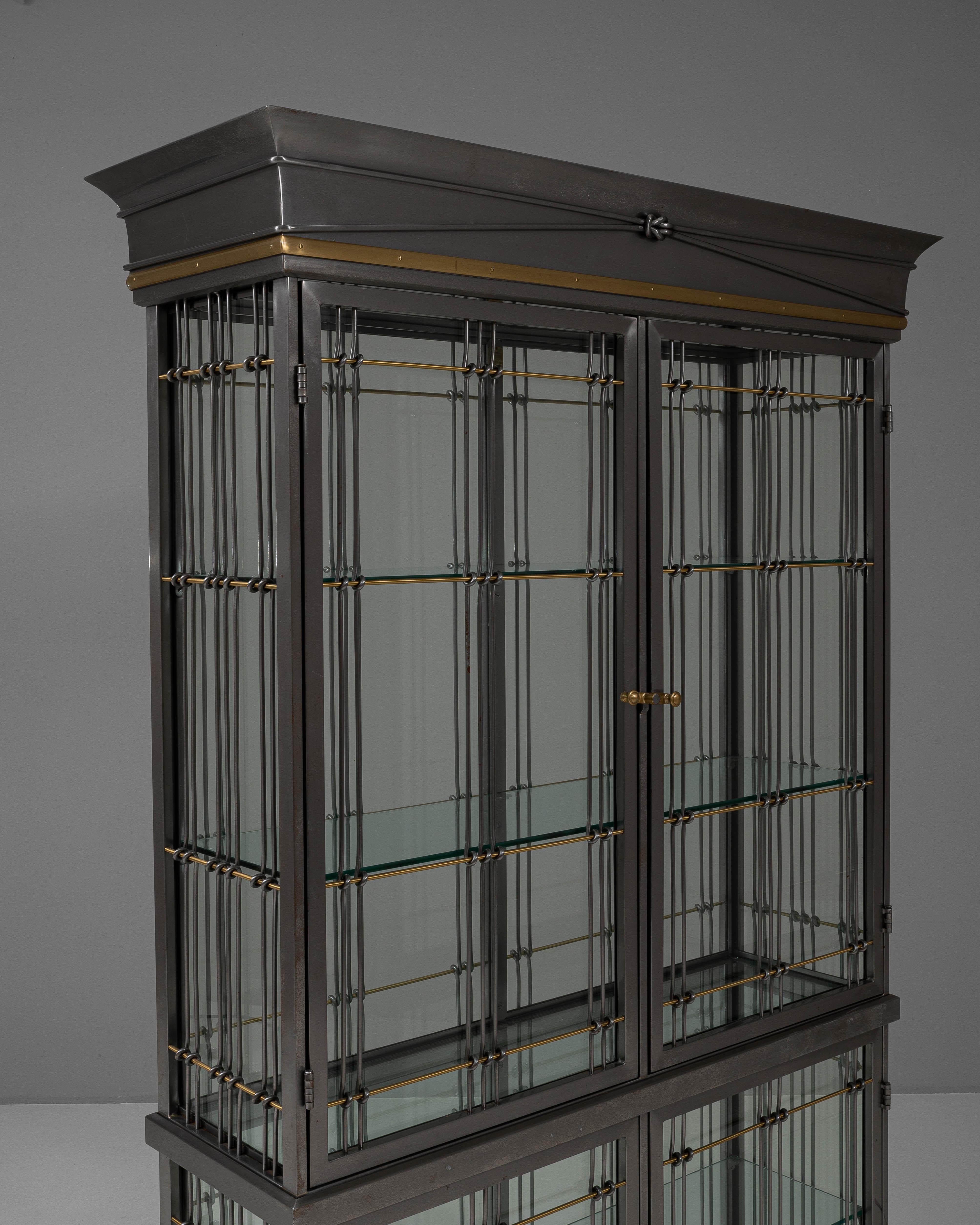 Italienische Vitrine aus Stahl und Messing des 20. Jahrhunderts von Edoardo Orlandi 4