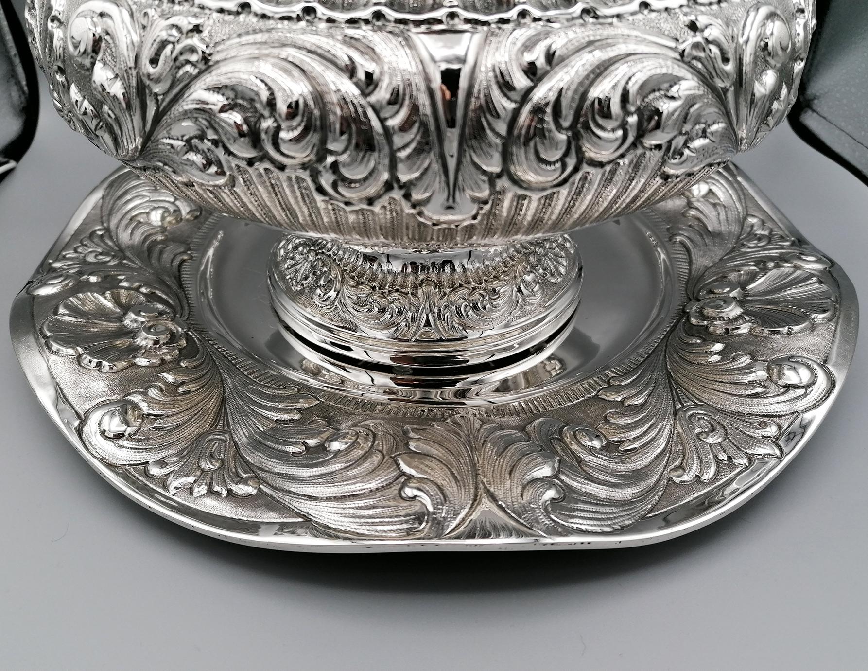Runde Terrine und Schale aus italienischem geschwungenem Silber im Barockstil des 20. Jahrhunderts im Angebot 11