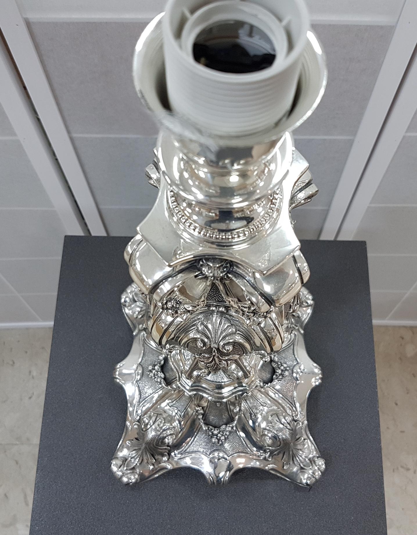 20. Jahrhundert Italienische Sterling Silber Barocco Stil Tischlampe im Angebot 3