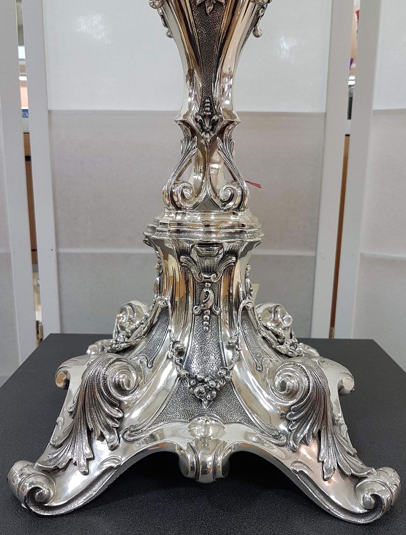 20. Jahrhundert Italienische Sterling Silber Barocco Stil Tischlampe (Barock) im Angebot