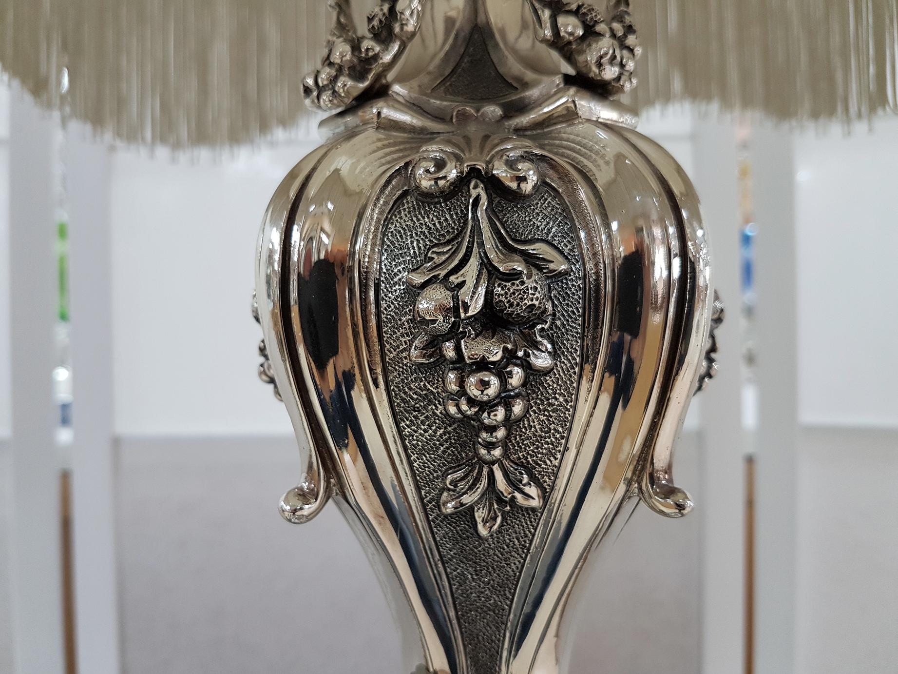 20. Jahrhundert Italienische Sterling Silber Barocco Stil Tischlampe (Ende des 20. Jahrhunderts) im Angebot