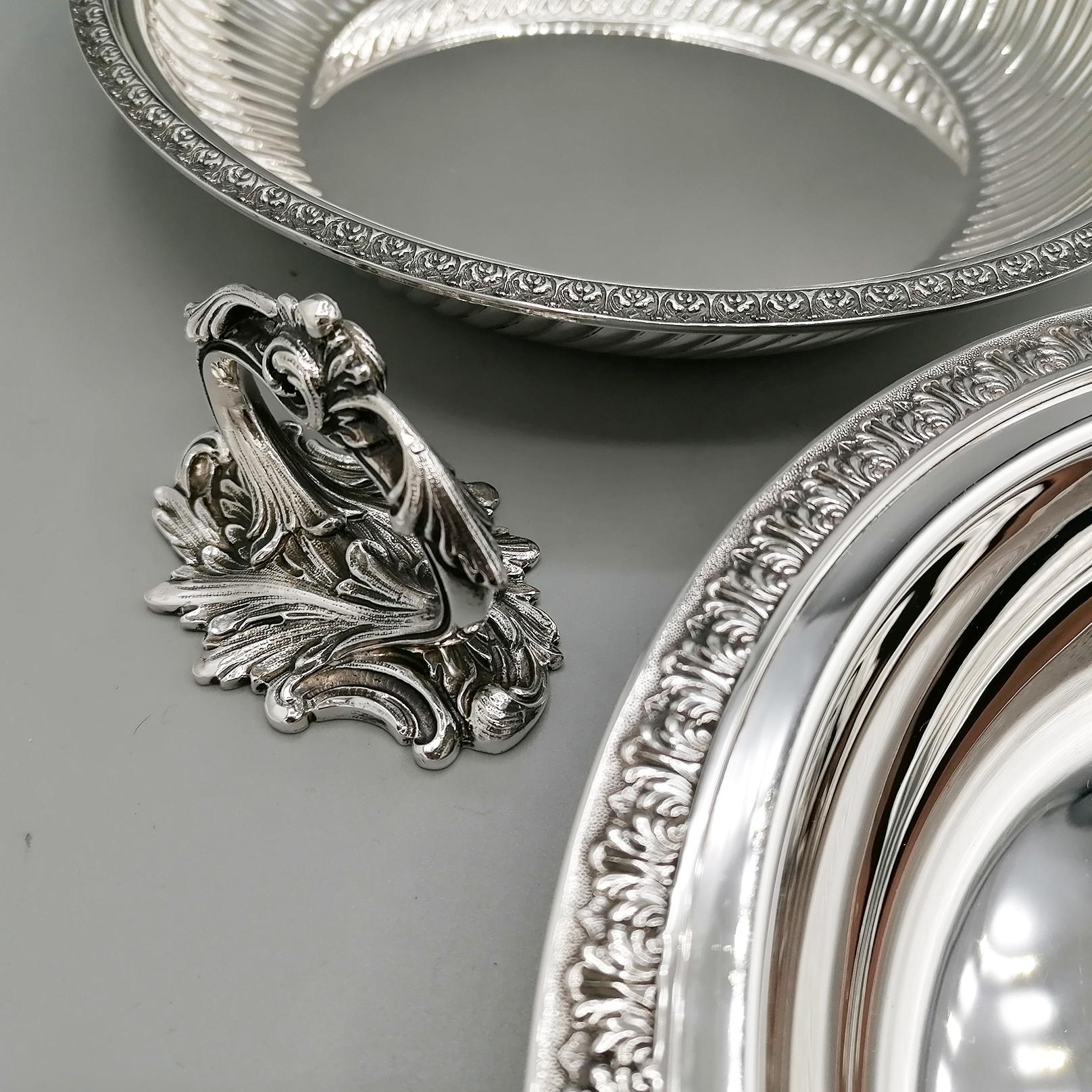 Plato de entrante estilo renacentista de plata de ley italiana del siglo XX en venta 4