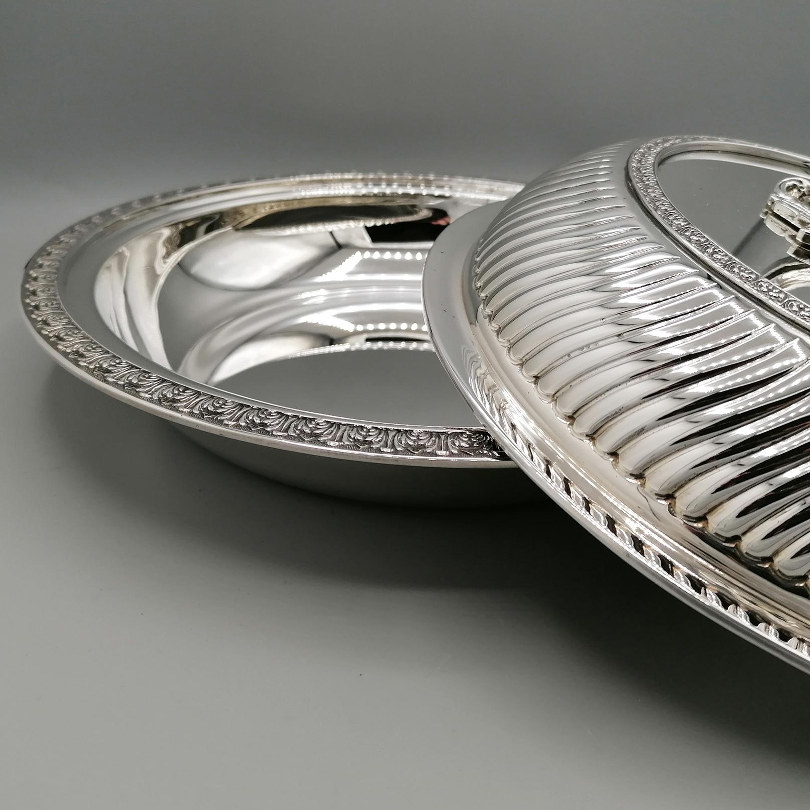 Plato de entrante estilo renacentista de plata de ley italiana del siglo XX Plata esterlina en venta