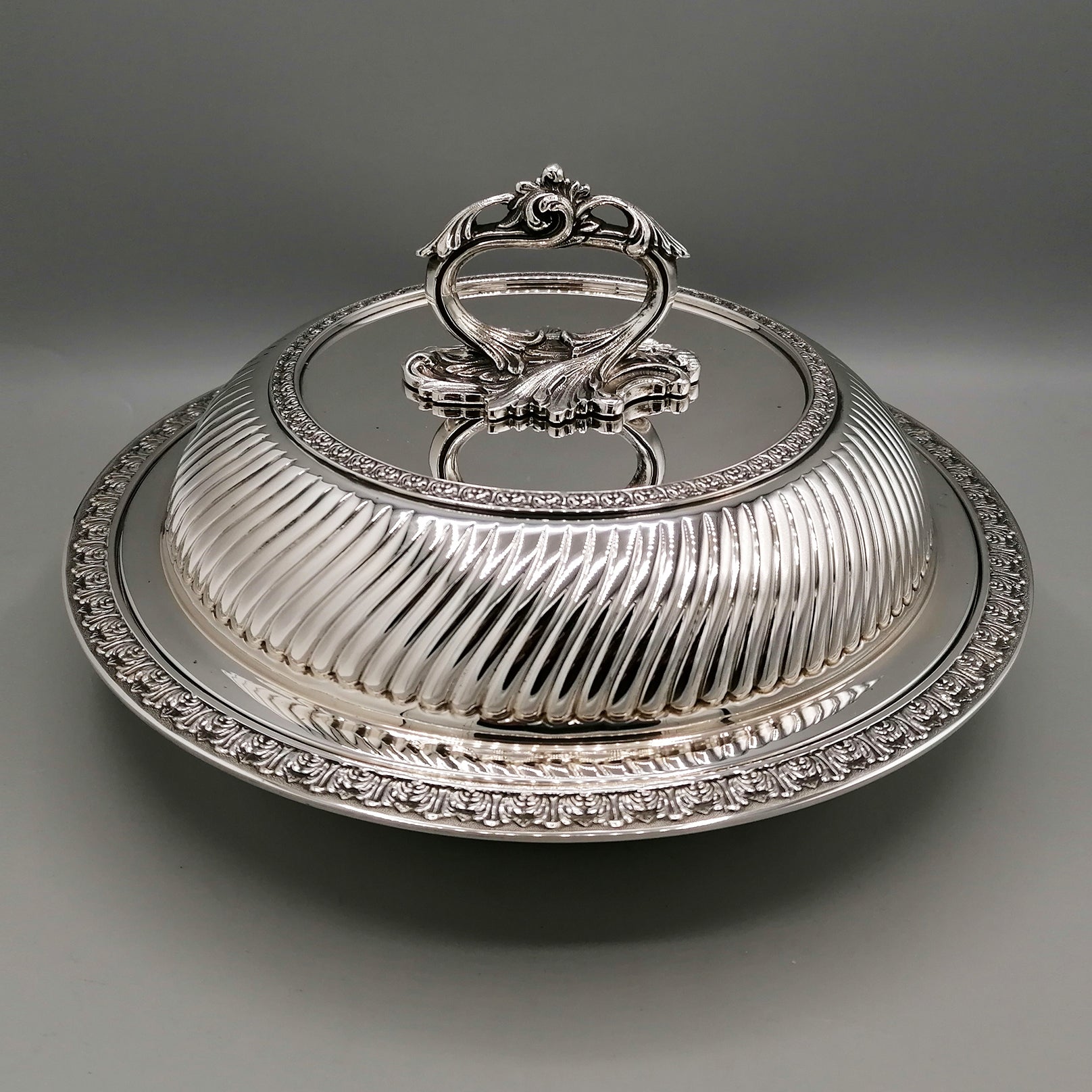 20th Century Italian Sterling Silver Renaissance style Entree Dish