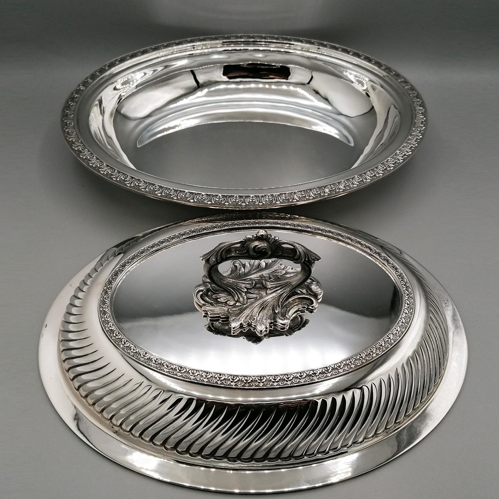 Plato de entrante ovalado italiano del siglo XX, de plata de ley, estilo renacentista en venta 2
