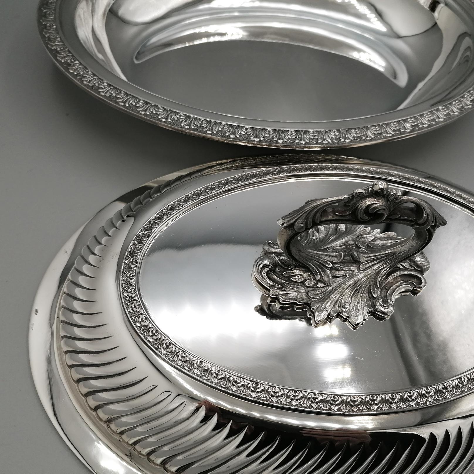 Plato de entrante ovalado italiano del siglo XX, de plata de ley, estilo renacentista en venta 3
