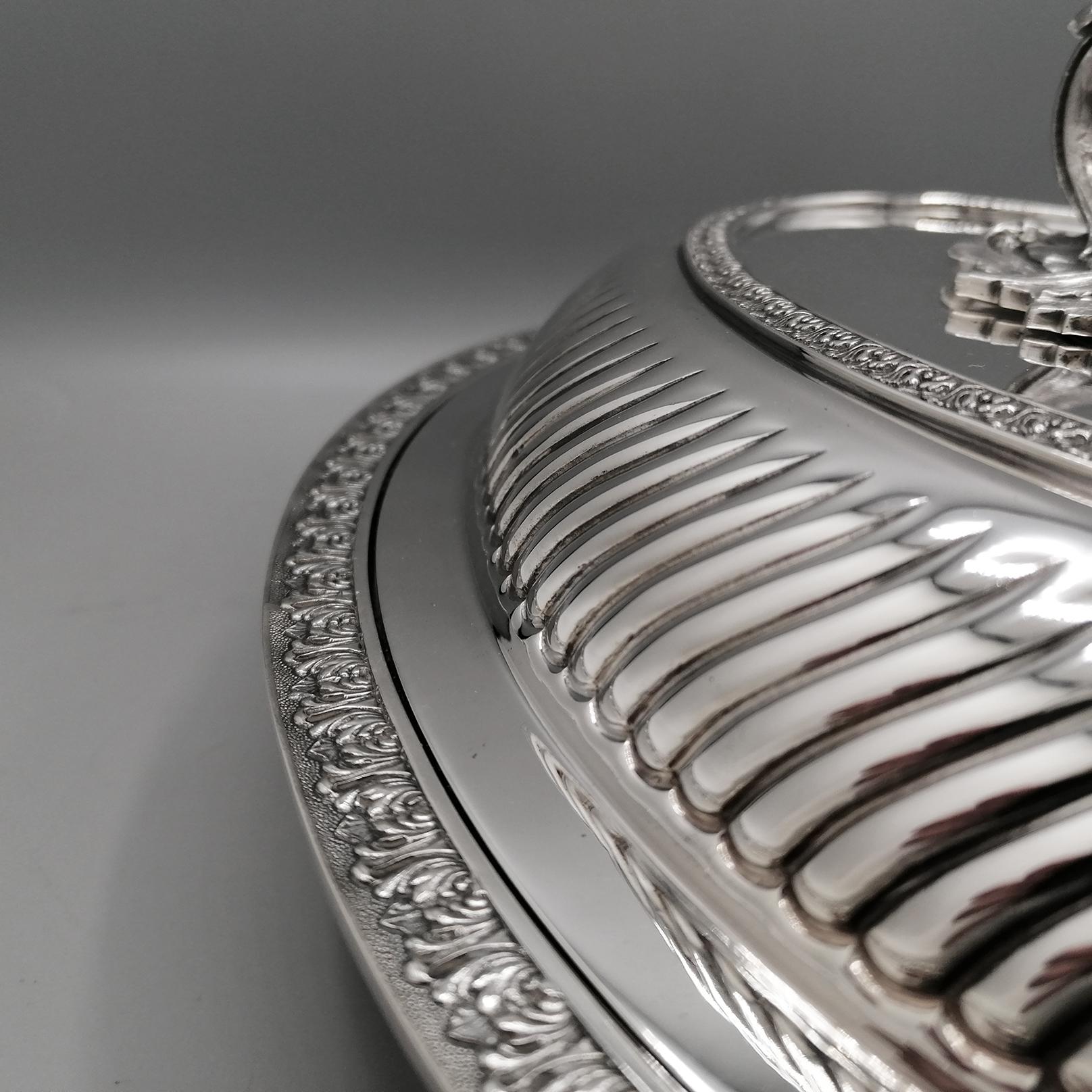Plato de entrante ovalado italiano del siglo XX, de plata de ley, estilo renacentista Plata esterlina en venta