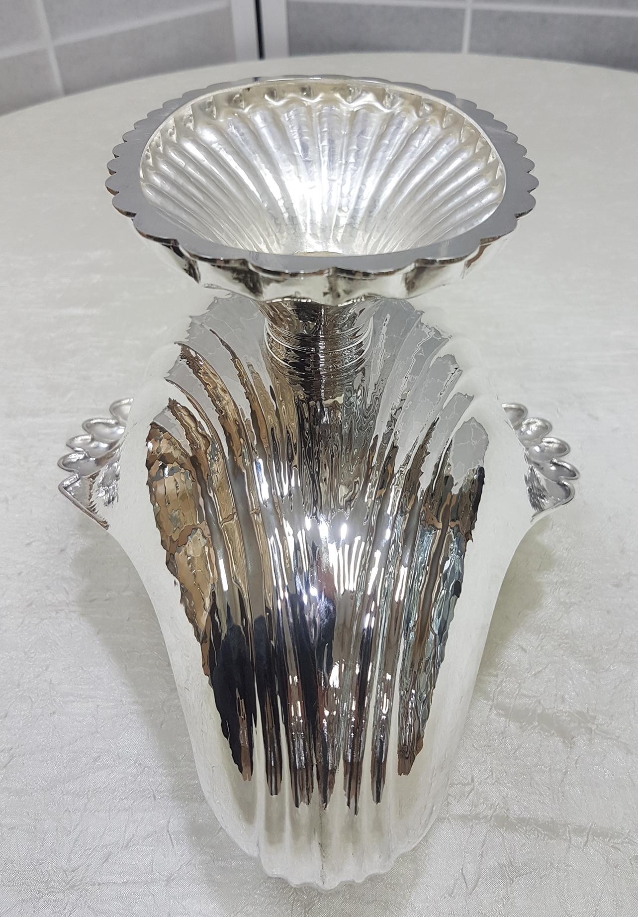 20th Century Italian Sterling Silver Centre-Piece Shell-Shaped with Base For Sale 6