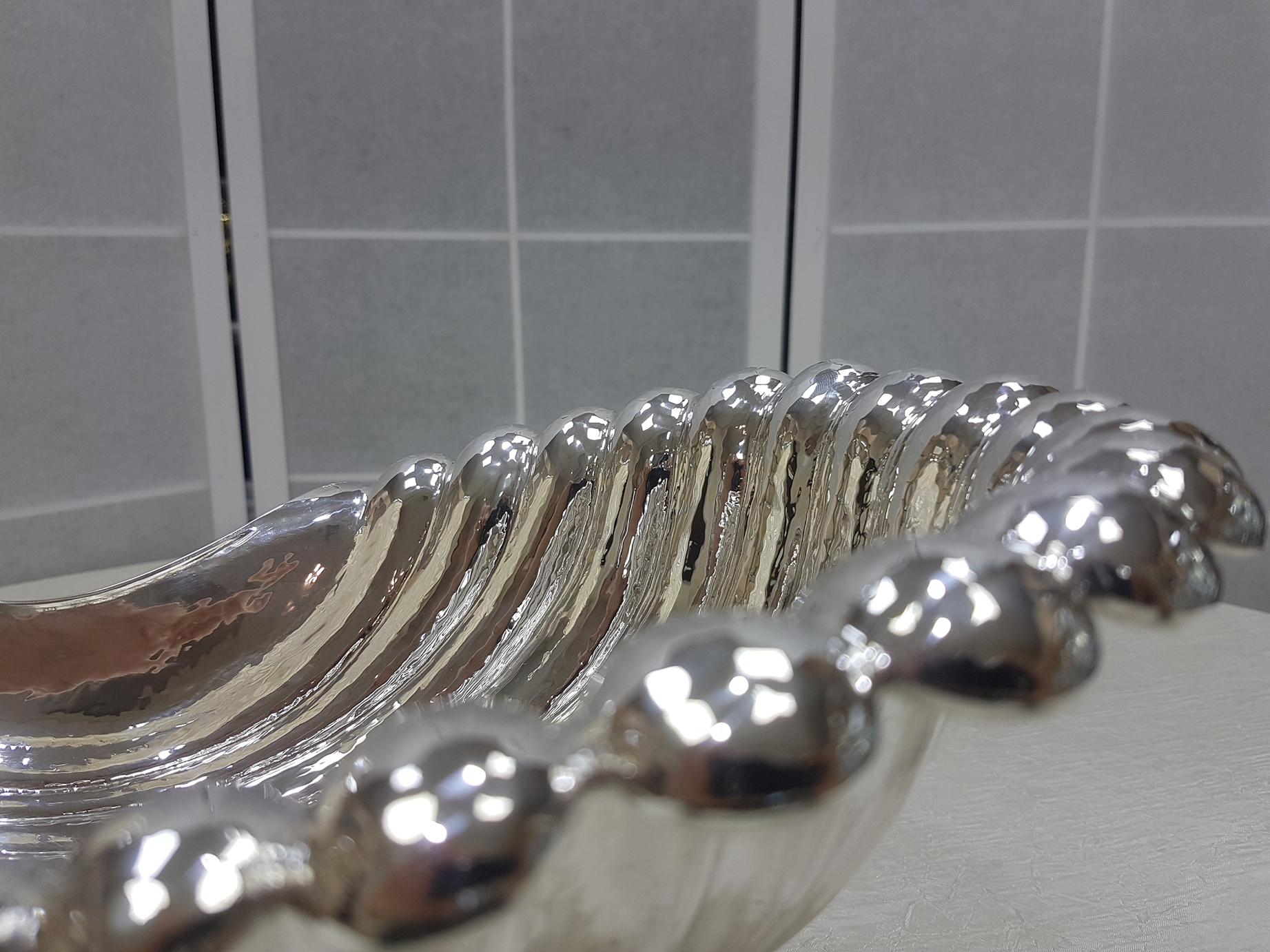 20th Century Italian Sterling Silver Centre-Piece Shell-Shaped with Base For Sale 3