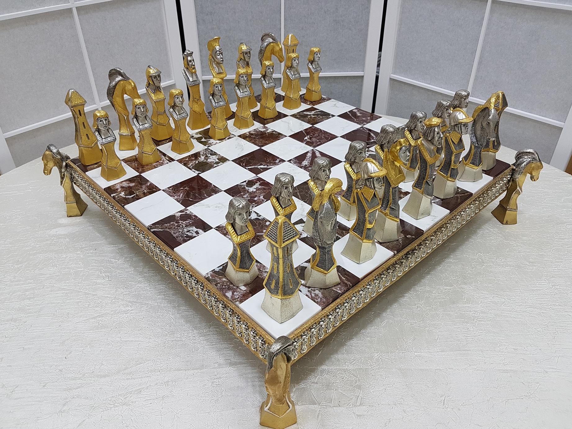 Planche d'échecs italienne du 20ème siècle en argent sterling, jaspe rouge de jeu d'échecs, marbre en vente 2