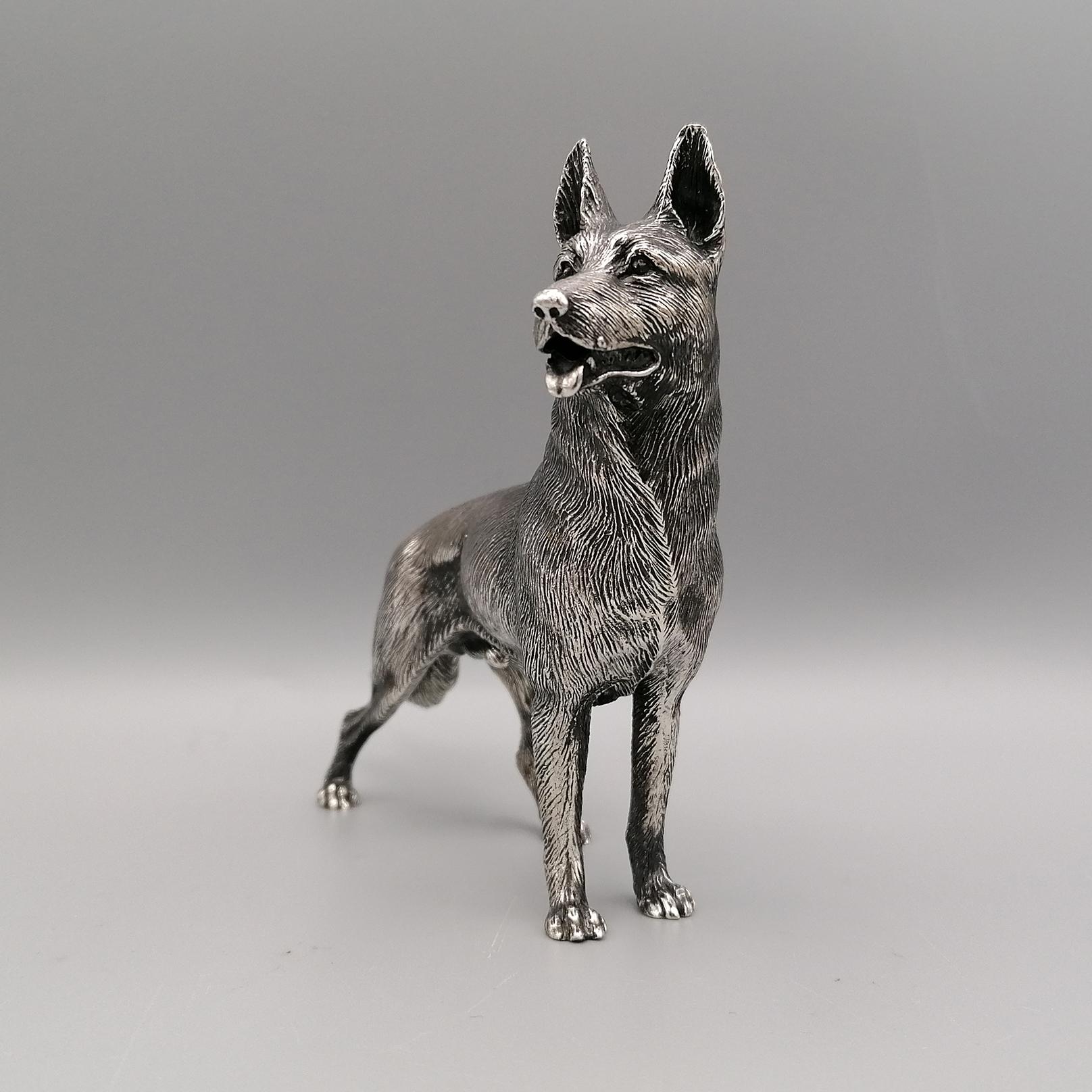 Autre Sculpture italienne du 20ème siècle en argent sterling d'un chien de berger allemand en vente