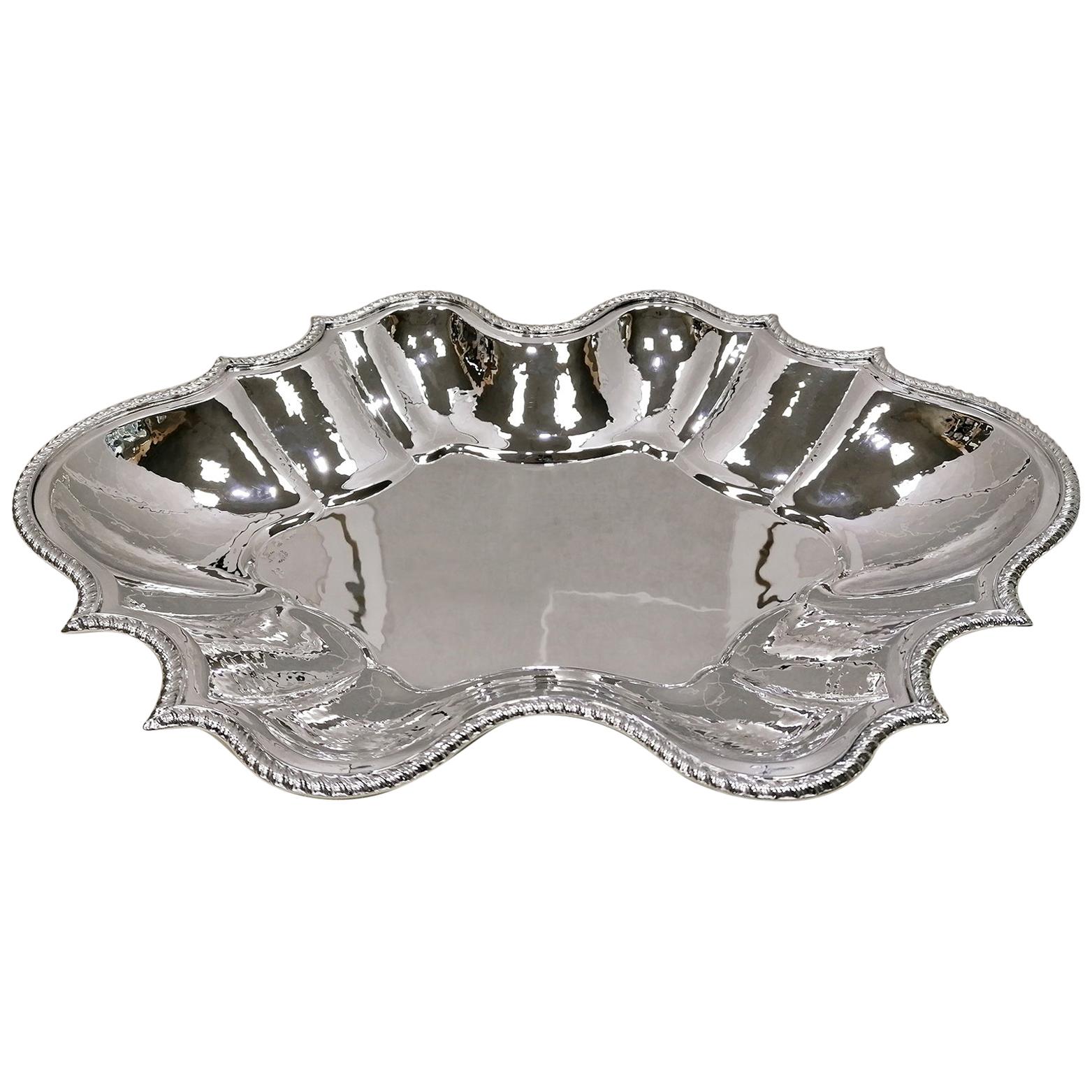 Centre de table italien du 20ème siècle en argent sterling martelé