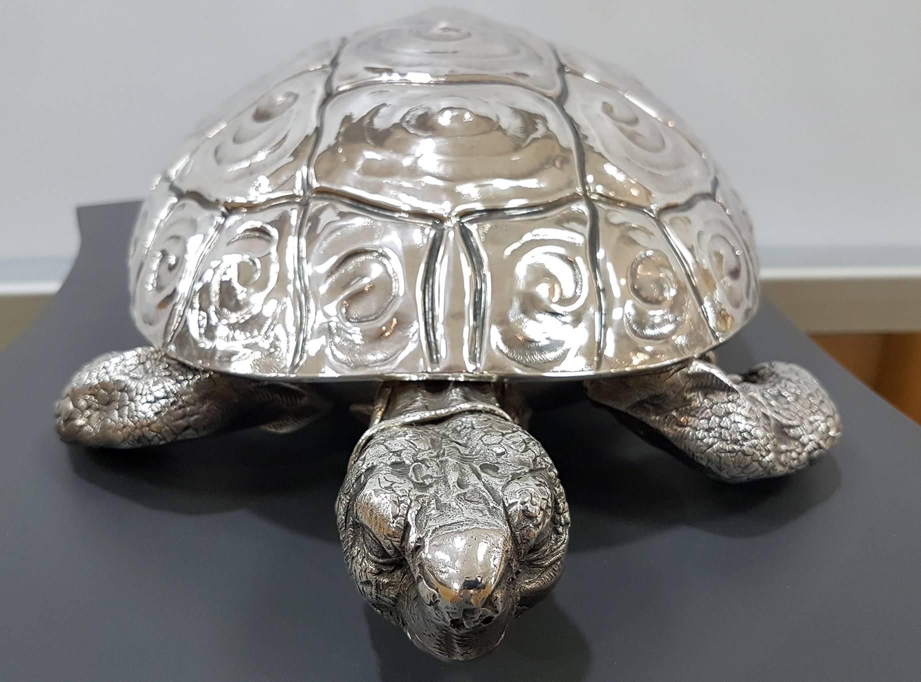 20th Century Italian Sterling Silver Handmade Turtle Box with Hinged Lid In Excellent Condition In VALENZA, IT