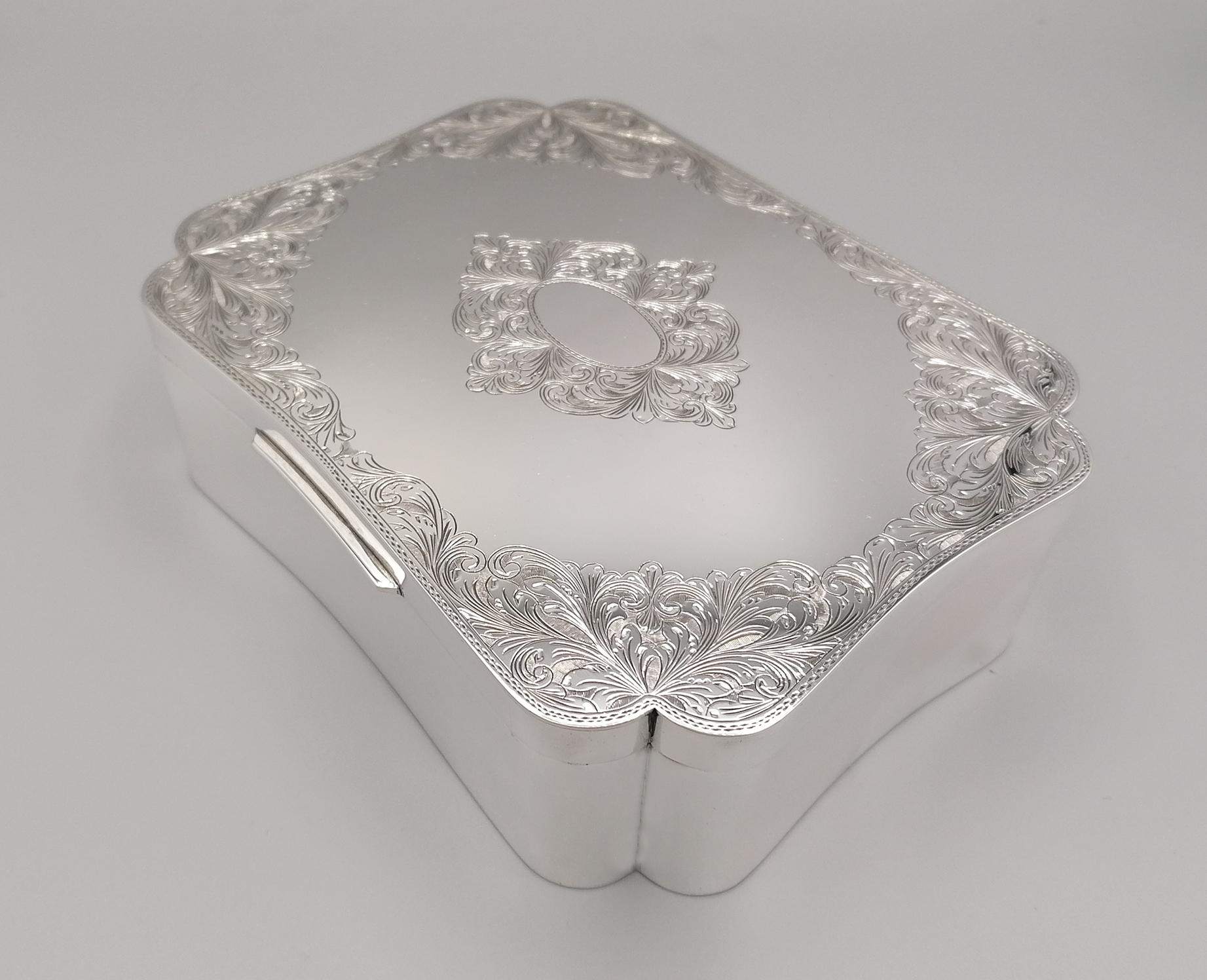 20th Century Italian Sterling Silver Jewelry Box In Excellent Condition For Sale In VALENZA, IT