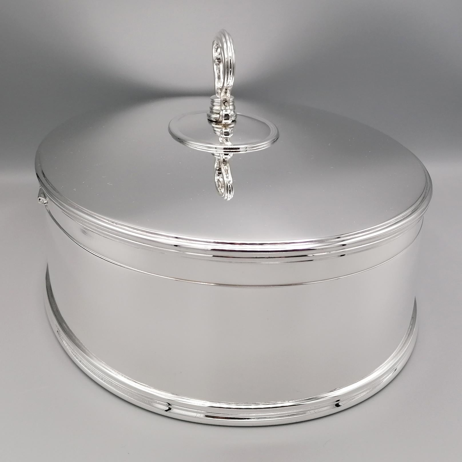 20th Century Italian Sterling Silver Oval Box with Handle In Excellent Condition For Sale In VALENZA, IT