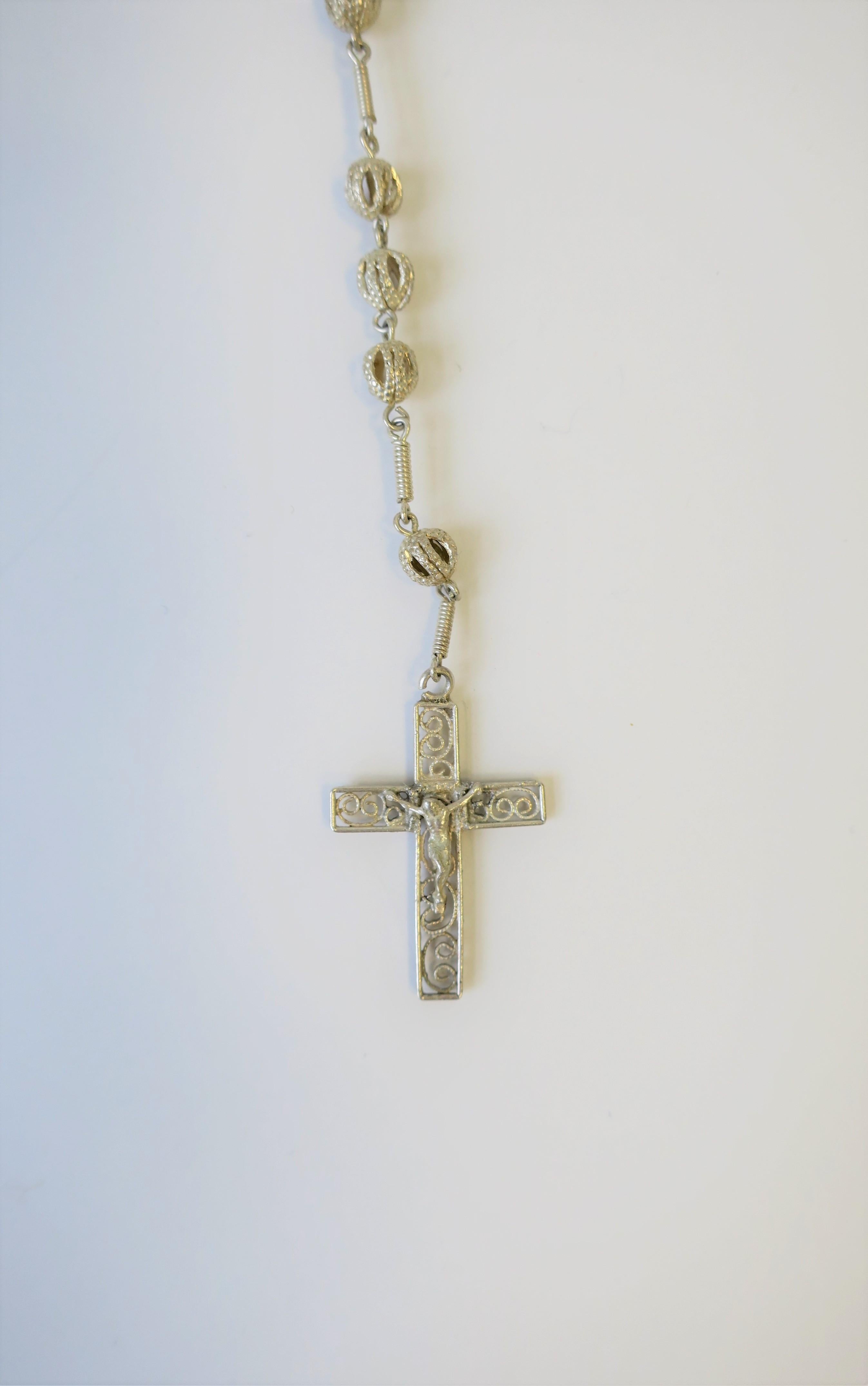 20th Century Italian Sterling Silver Rosary Beads in Heart Shaped Box 7