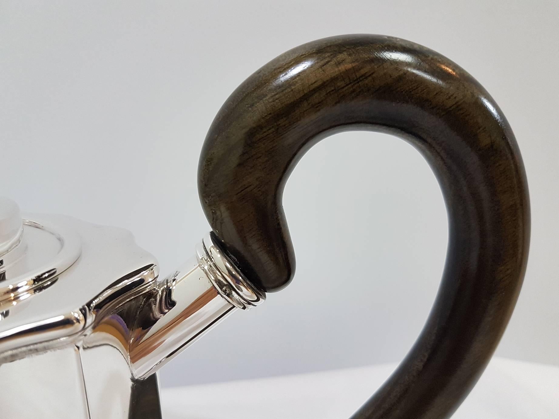 Service à café et thé en argent sterling italien du 20ème siècle plus plateau avec poignées en bois 7