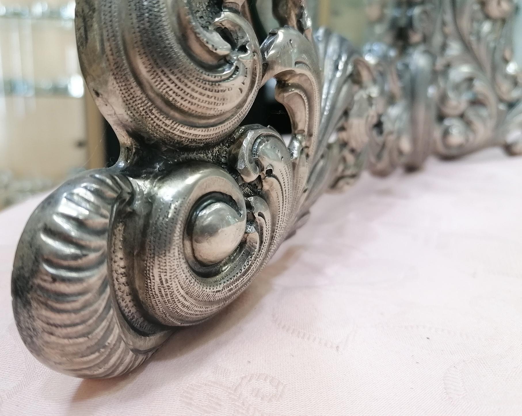 Siglo XX Espejo tríptico italiano de plata de ley hecho a mano Renacimiento barroco en Excelente estado para la venta en VALENZA, IT