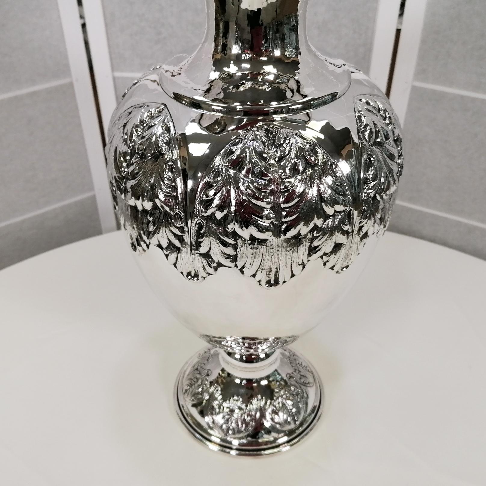 20th Century Italian Sterling Silver vase For Sale 3
