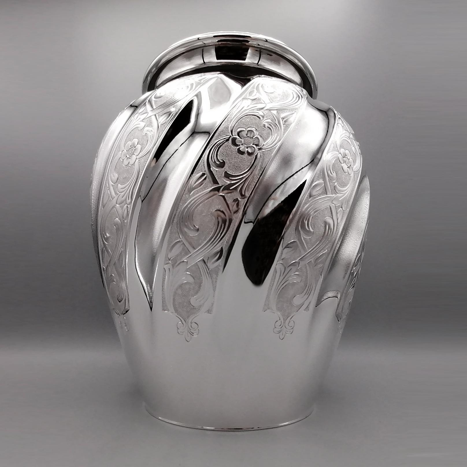 20th Century Italian Sterling Silver Vase For Sale 5