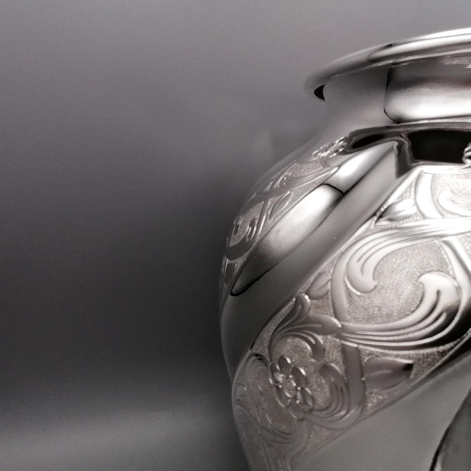 20th Century Italian Sterling Silver Vase For Sale 6