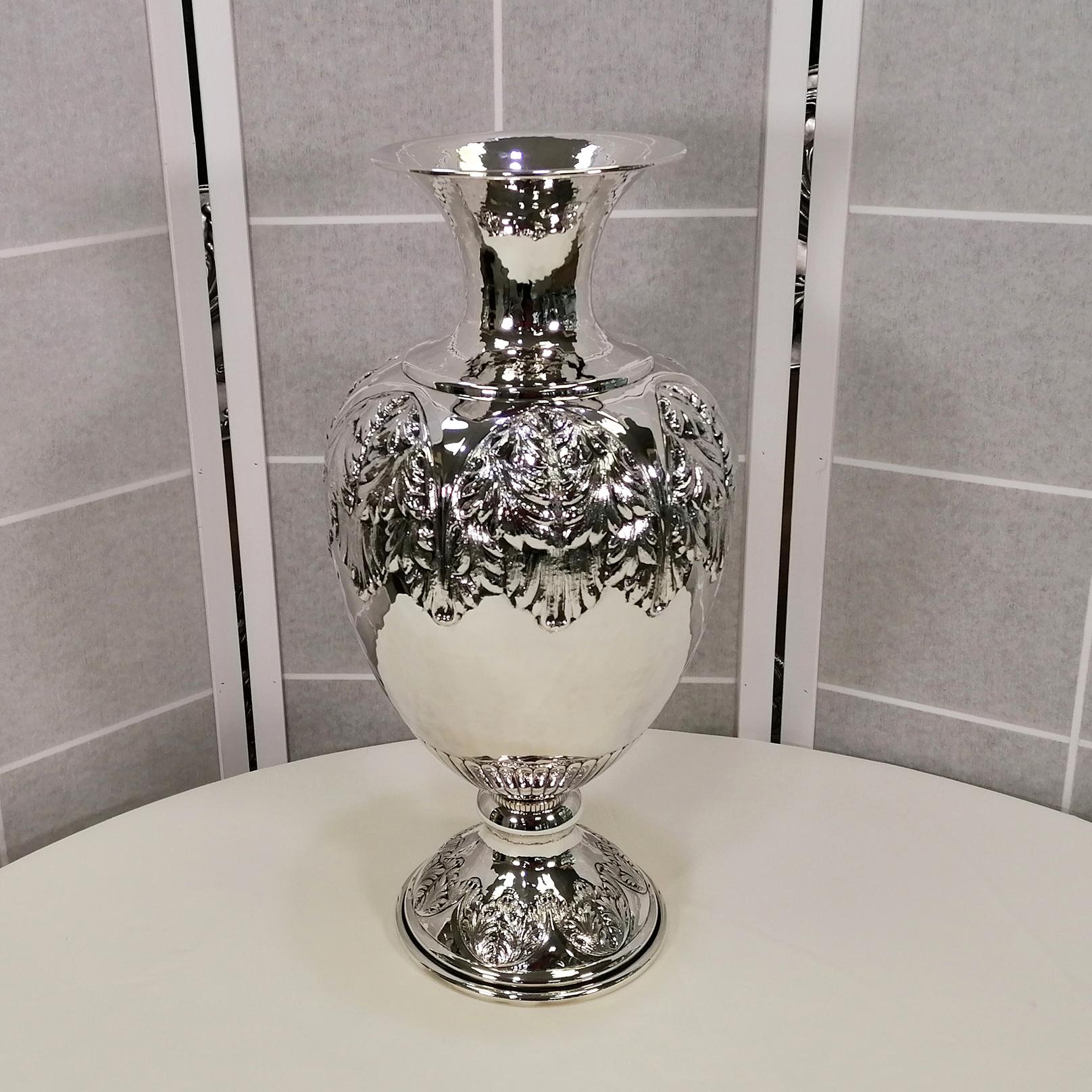 20th Century Italian Sterling Silver vase For Sale 10