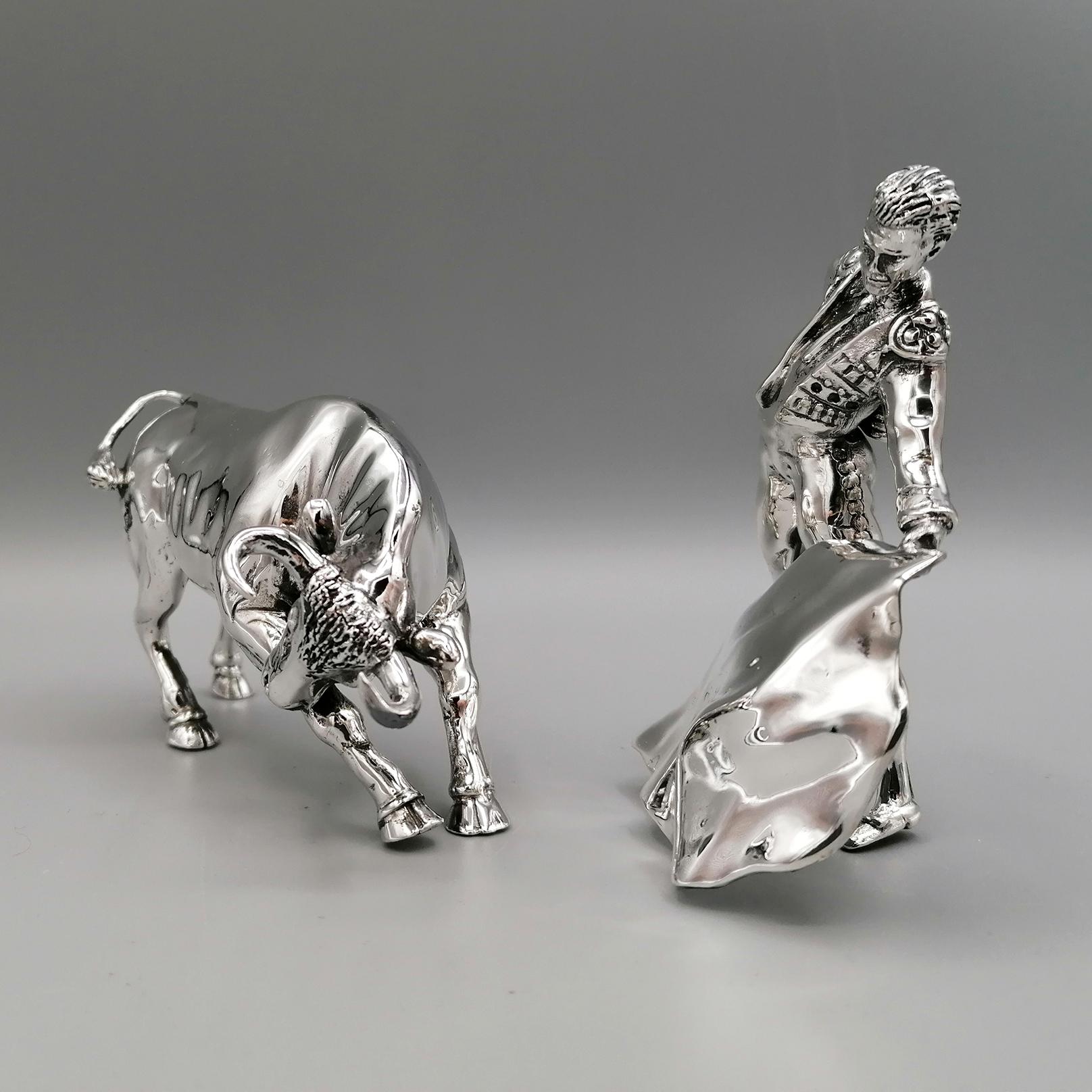 Escultura de toro y torero del siglo XX en plata de ley italiana Siver finales del siglo XX en venta
