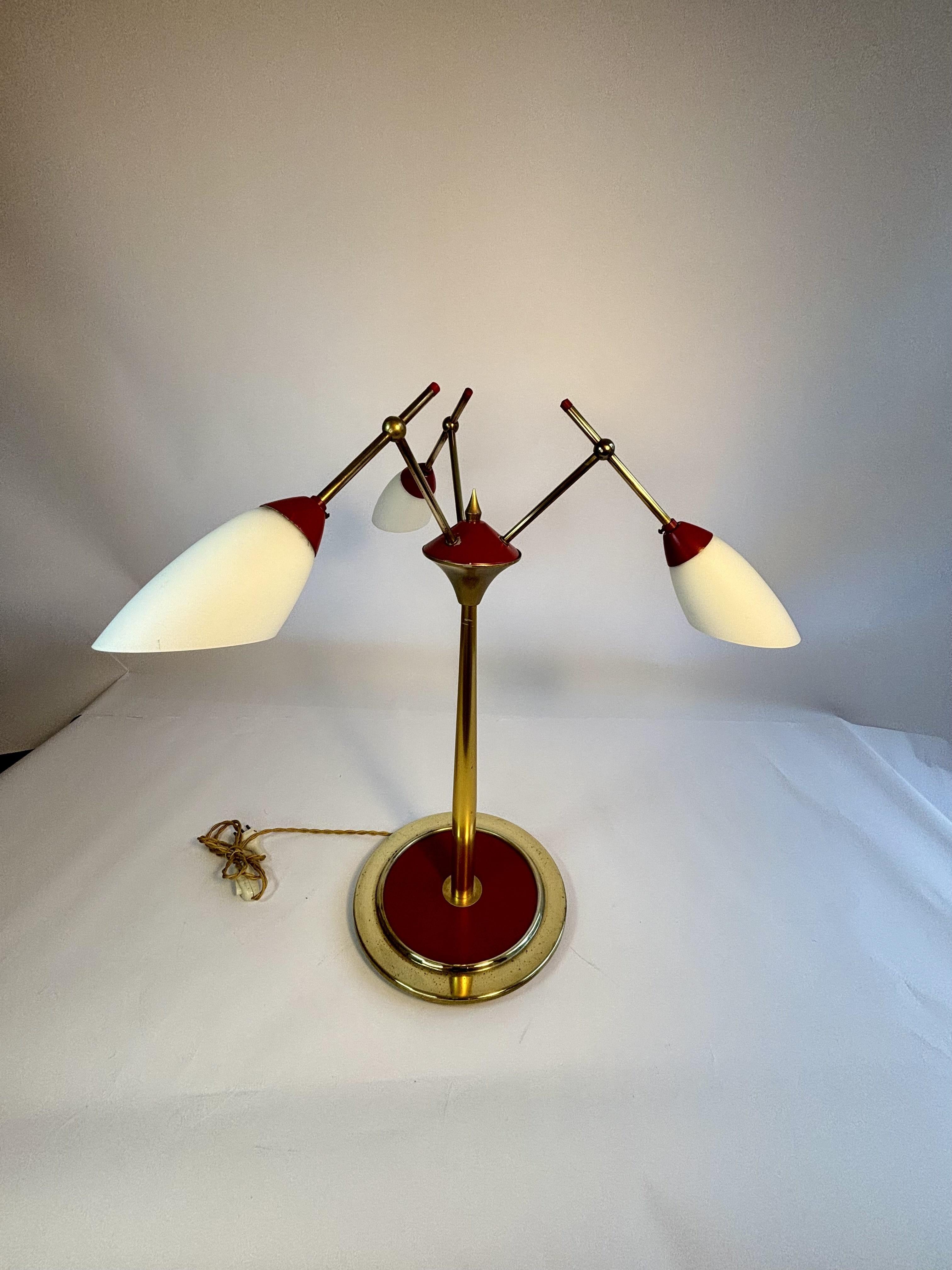 Laqué Lampe de table italienne Stilnovo du 20e siècle en vente