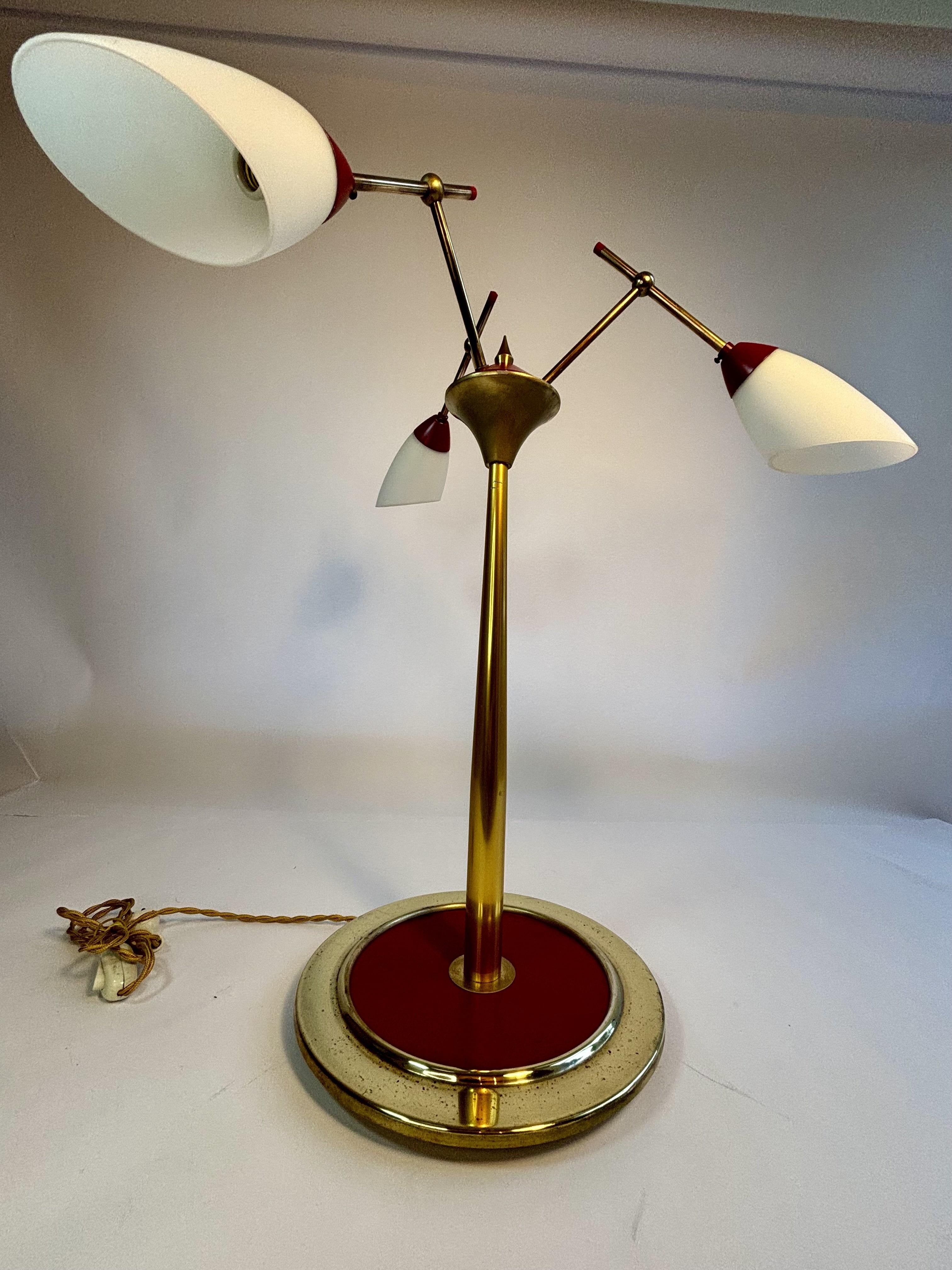 Laiton Lampe de table italienne Stilnovo du 20e siècle en vente