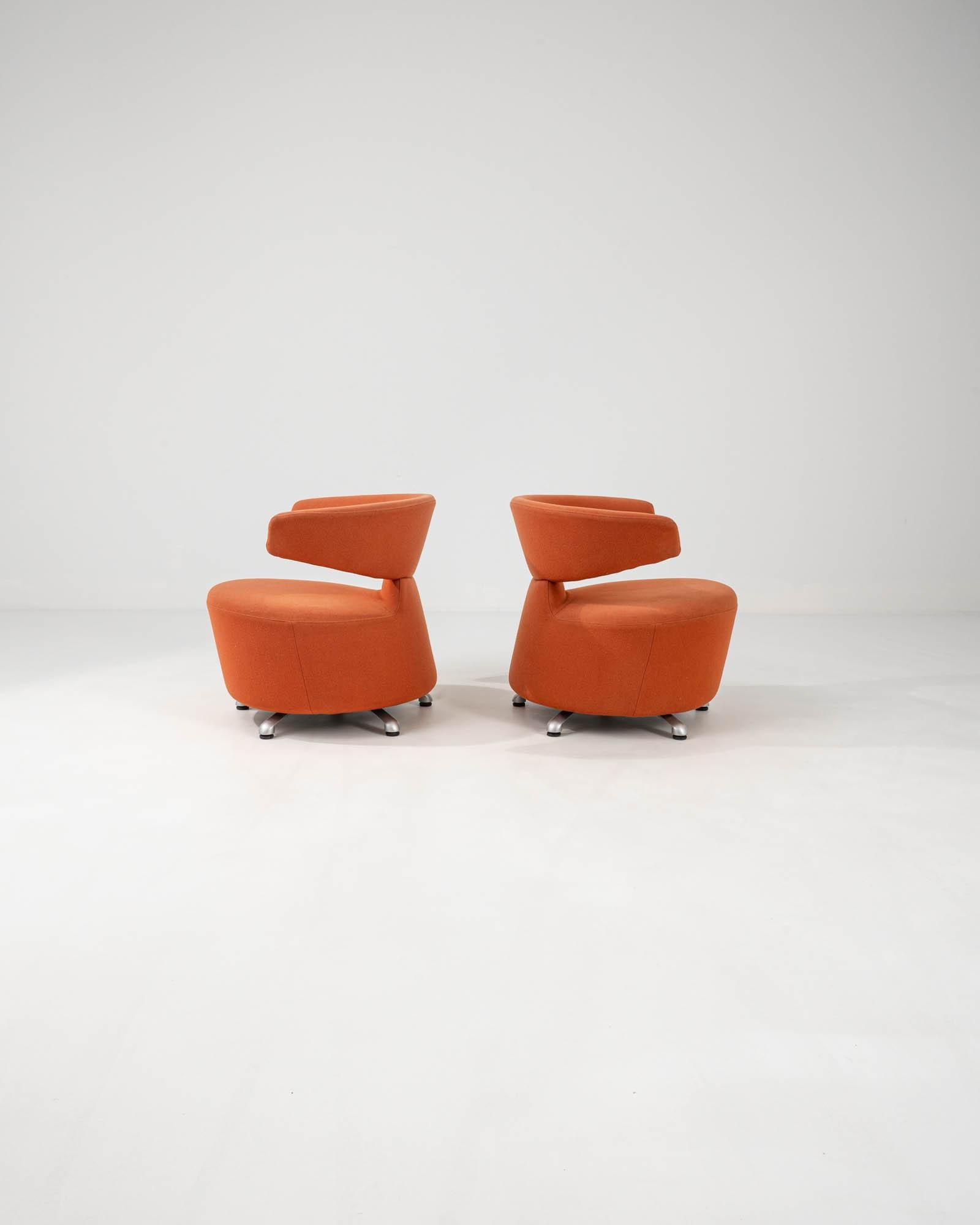 20th Century Italian Swivelling Armchairs by Cassina, a Pair 1