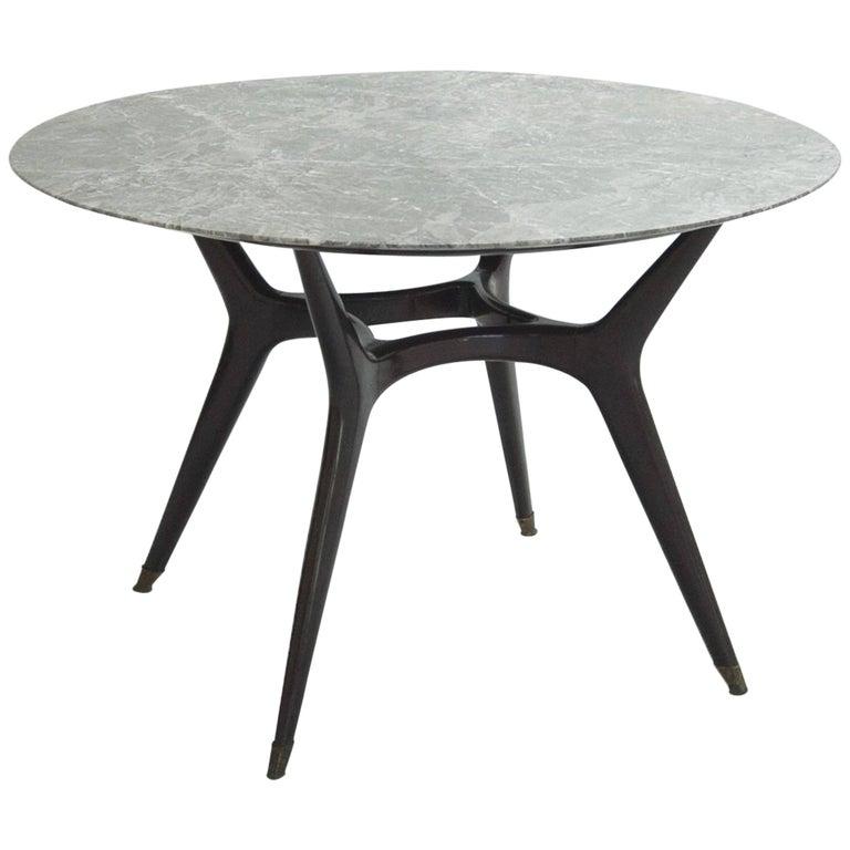 20th Century Italian Marble and wood Circular Dining Table In Excellent Condition For Sale In Barcelona, ES