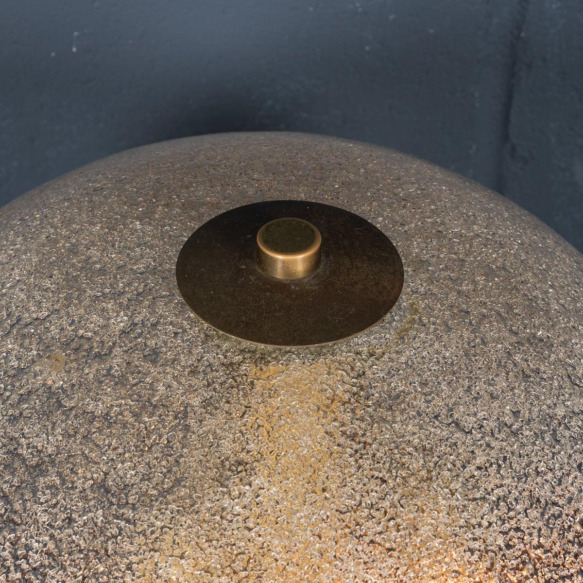 Ottone Lampada da tavolo italiana del XX secolo di Angelo Brotto c.1970 in vendita