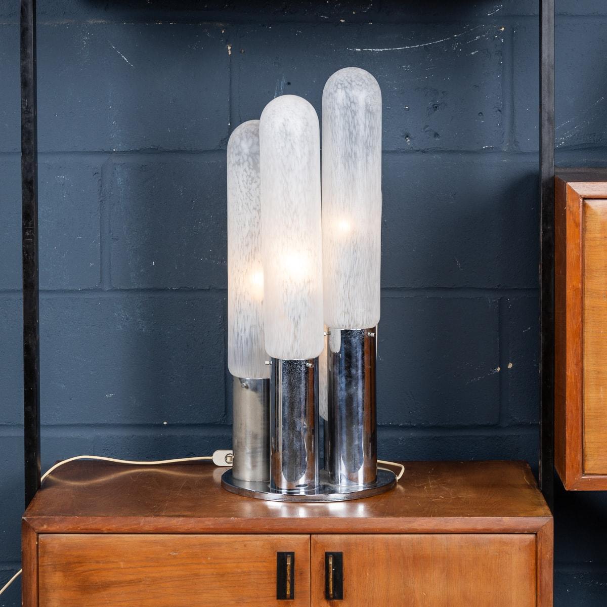 Lampe de table italienne du XXe siècle par Carlo Nason pour Mazzega, Murano, c.C. 1970 Bon état - En vente à Royal Tunbridge Wells, Kent