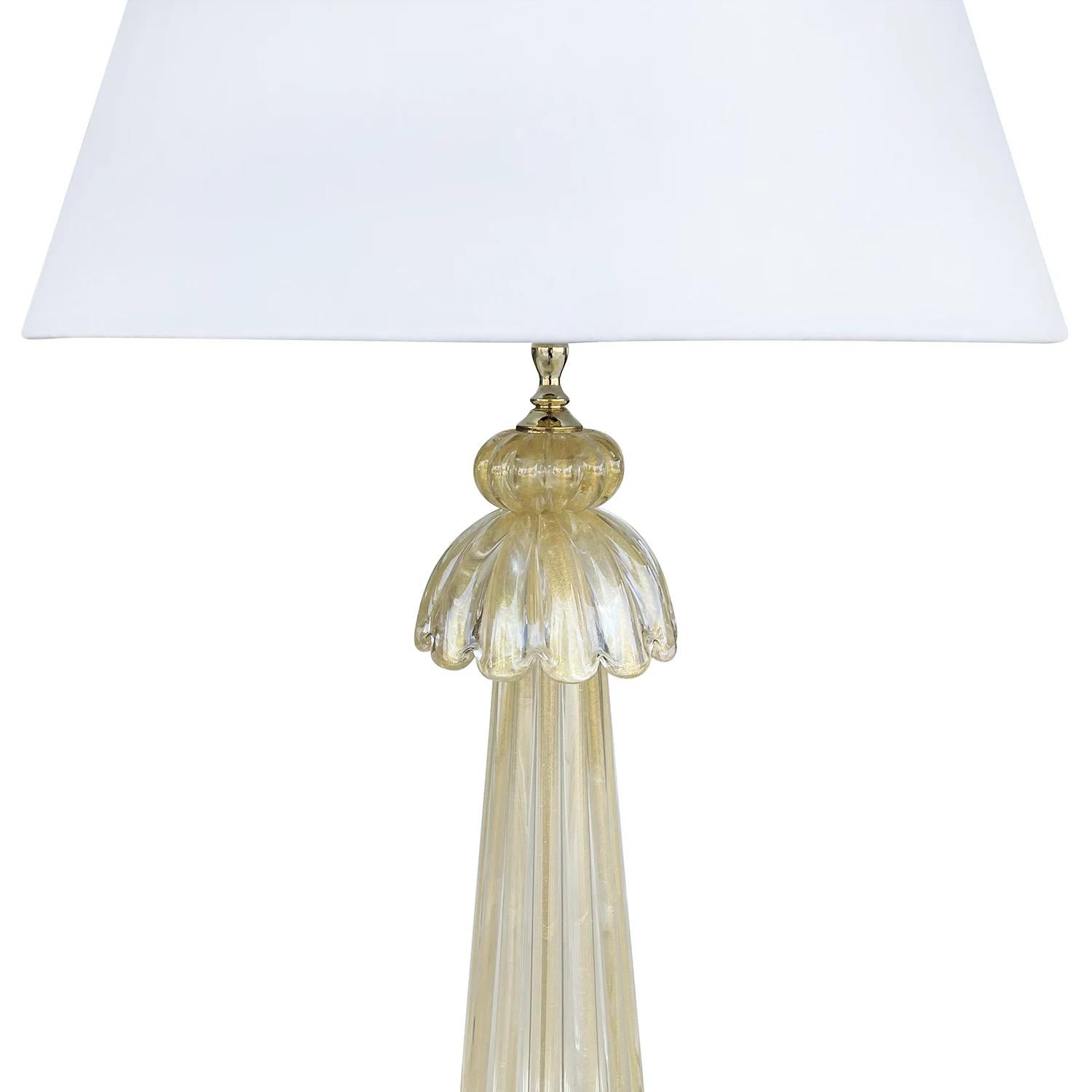 Fait main 20th Century Italian Tall Vintage Murano Glass Table Lamp by Barovier & Toso en vente