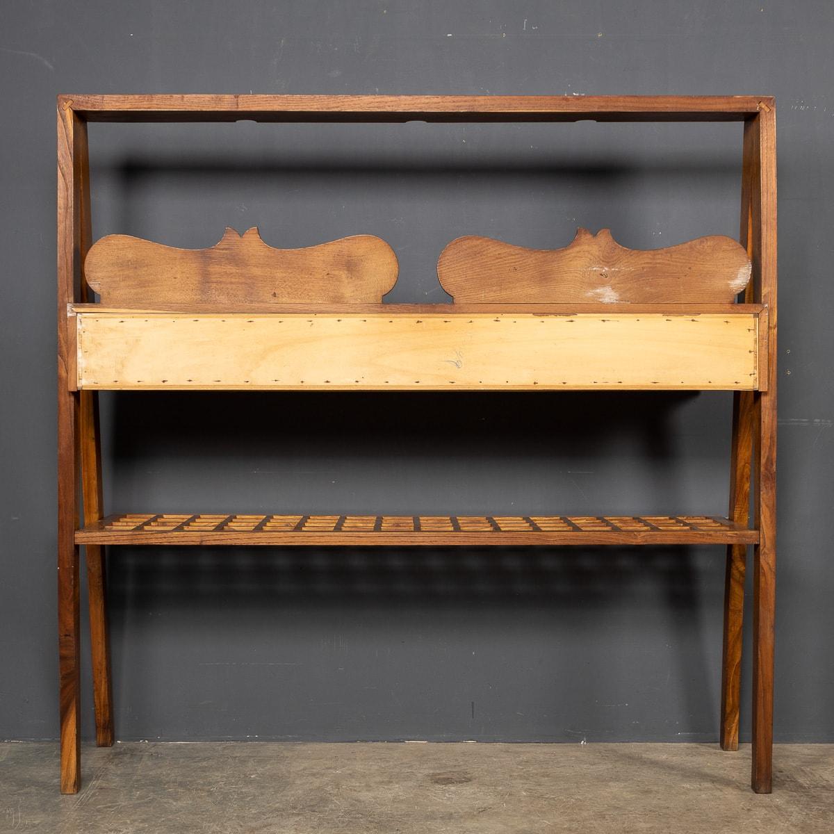 20th Century Italian Three Drawer Dresser In Solid Oak By Paulo Buffa 2