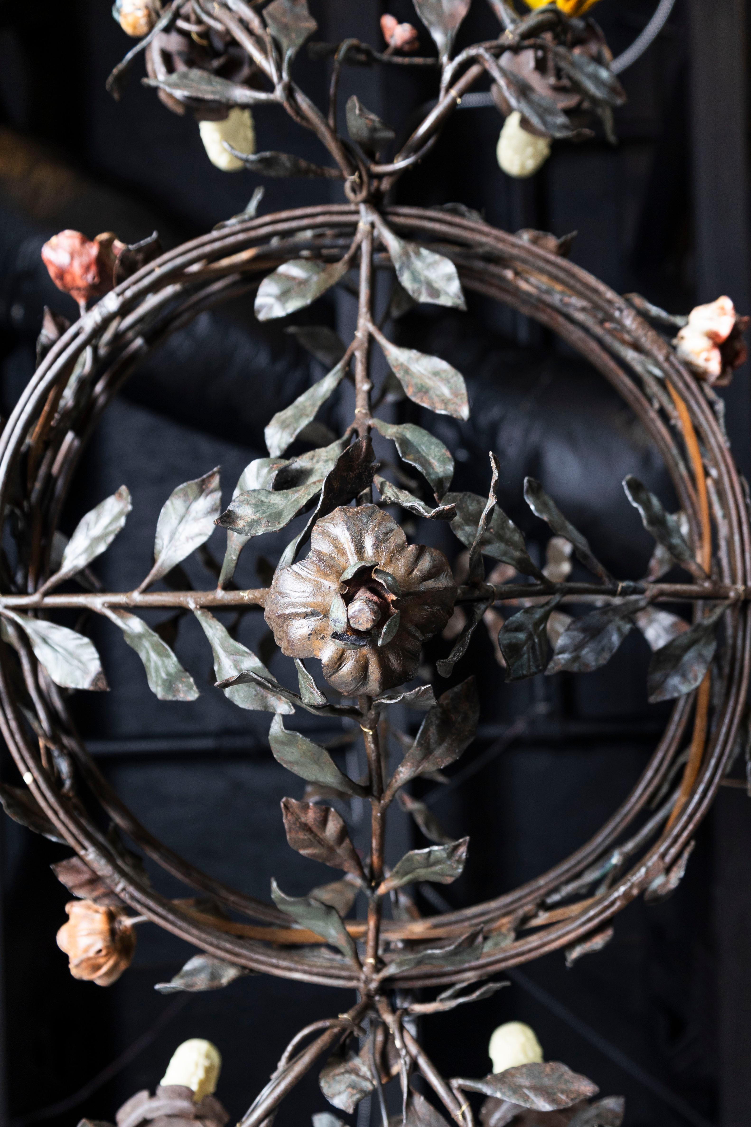 20th Century Italian Tole Floral Chandelier with Painted Leaves and Gilt Accents For Sale 6