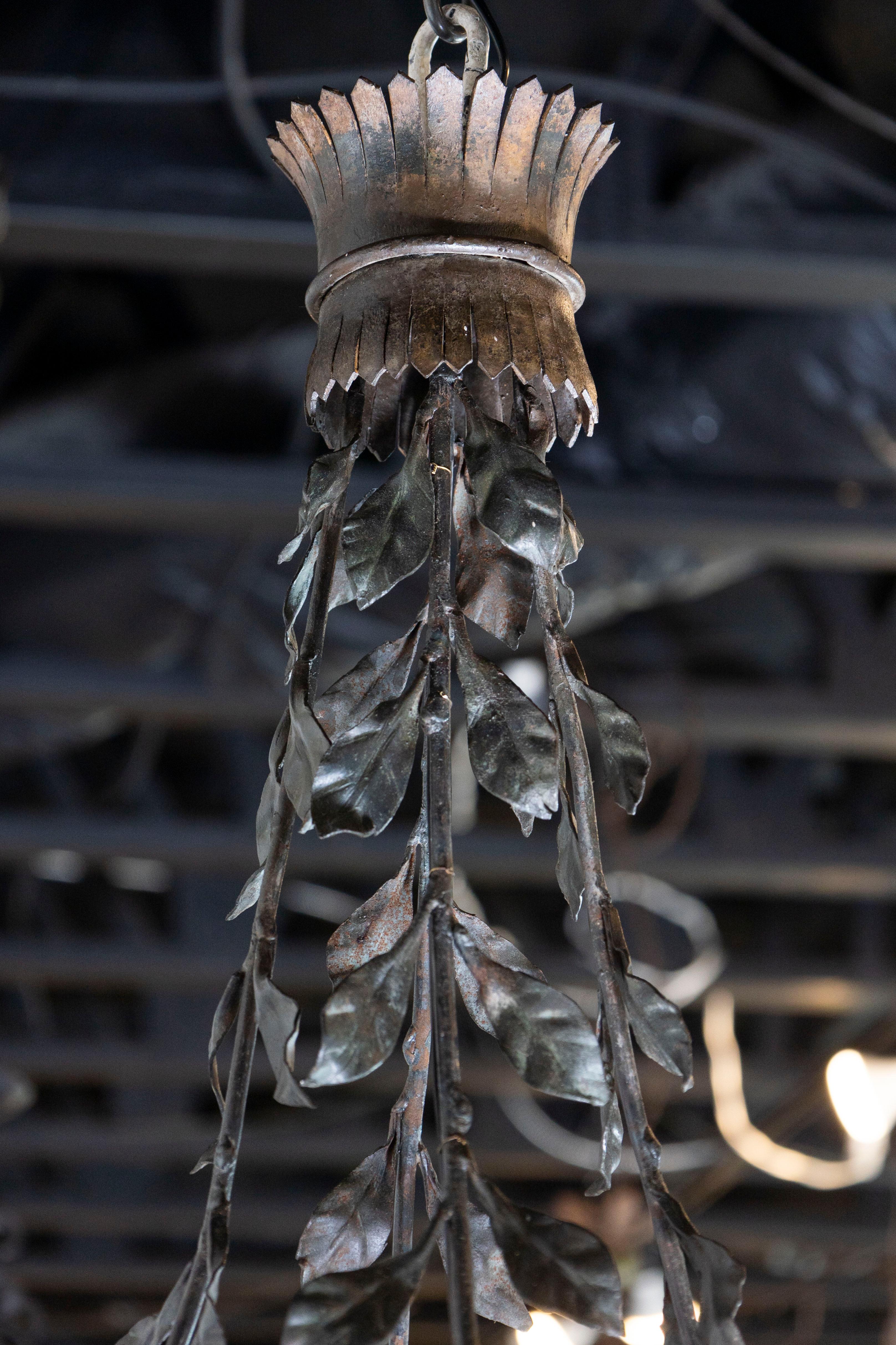 20th Century Italian Tole Floral Chandelier with Painted Leaves and Gilt Accents For Sale 4