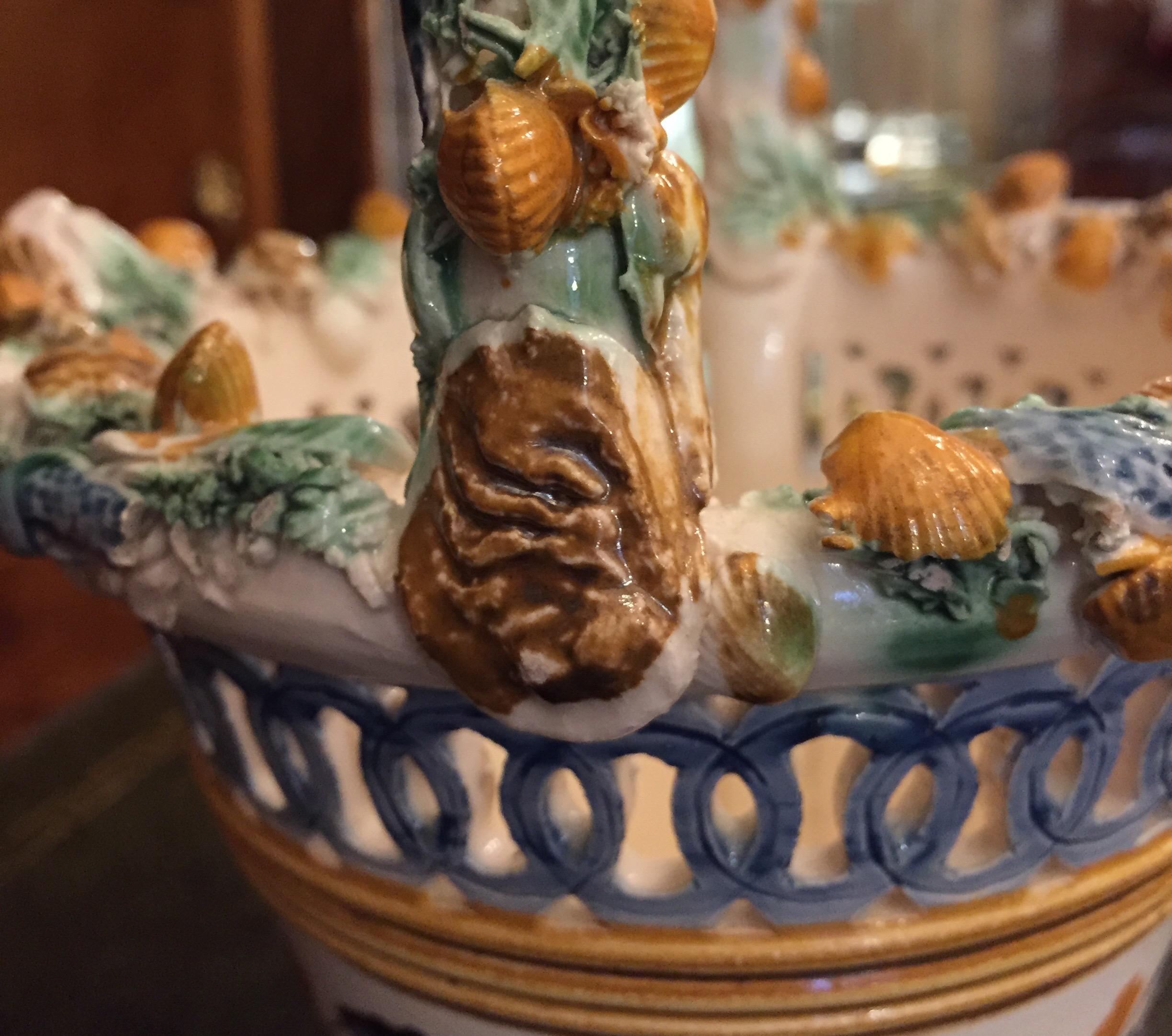 Vaso cesto toscano del XX secolo con conchiglie e pesci in vendita 3