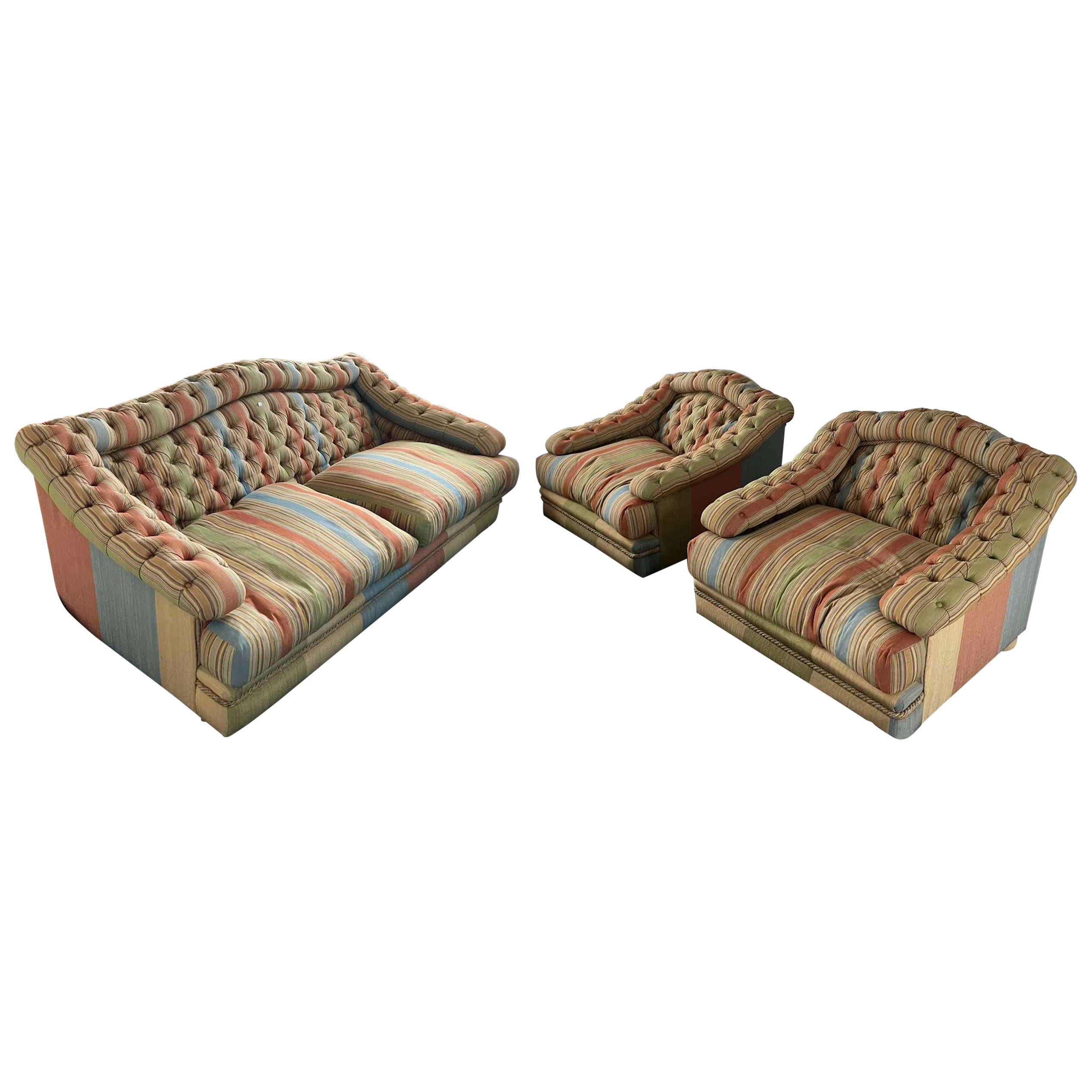 Italienisches Valentino Piu-Set aus Canape und zwei Sesseln aus dem 20. Jahrhundert im Angebot