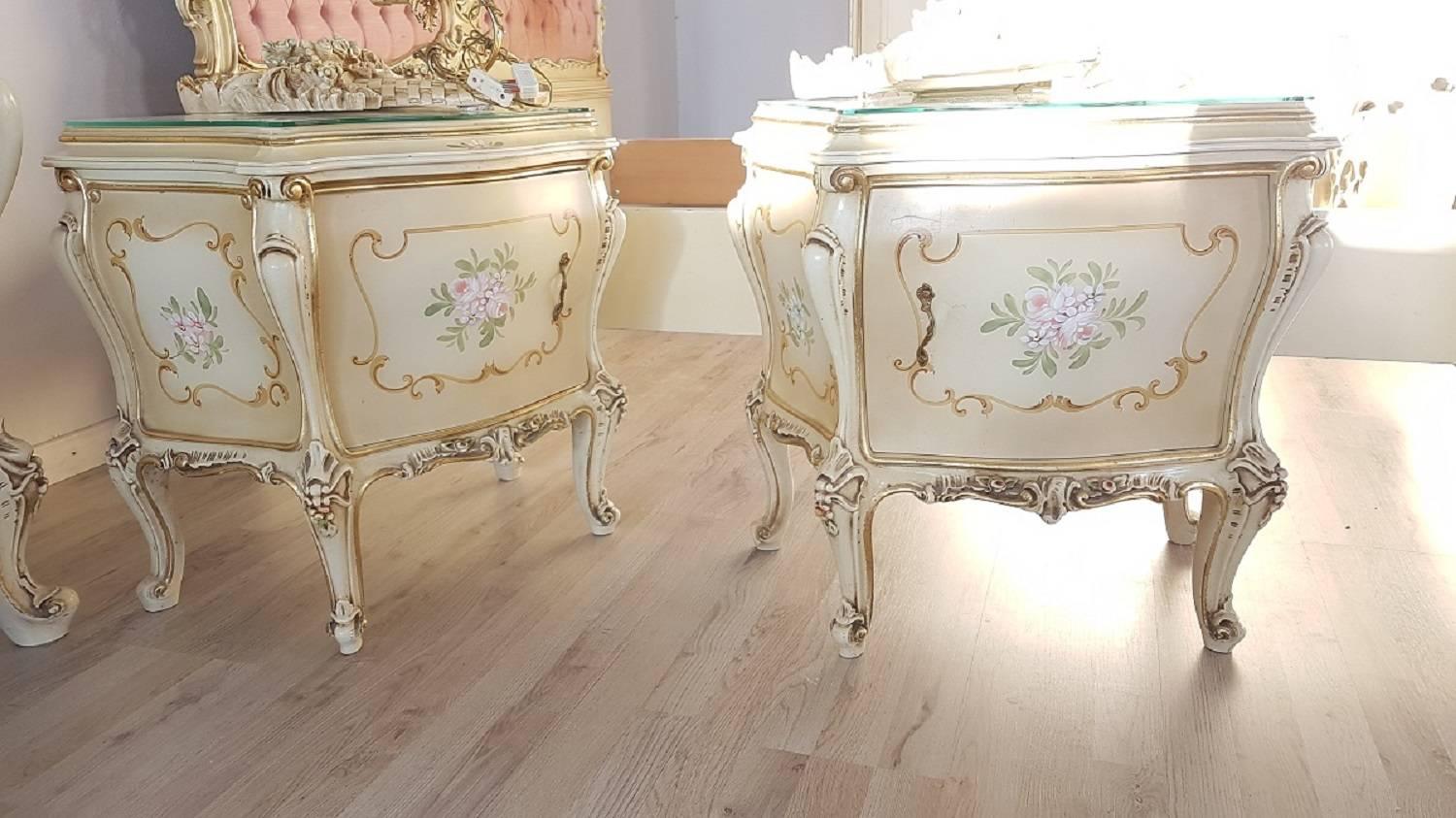 20th Century Italian Venetian Baroque Style and Painted Bedroom Set 2