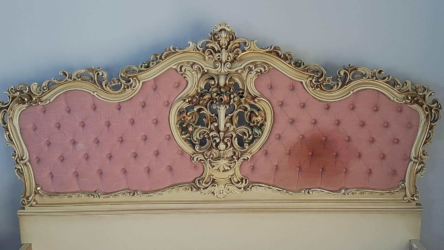 20th Century Italian Venetian Baroque Style and Painted Bedroom Set 5