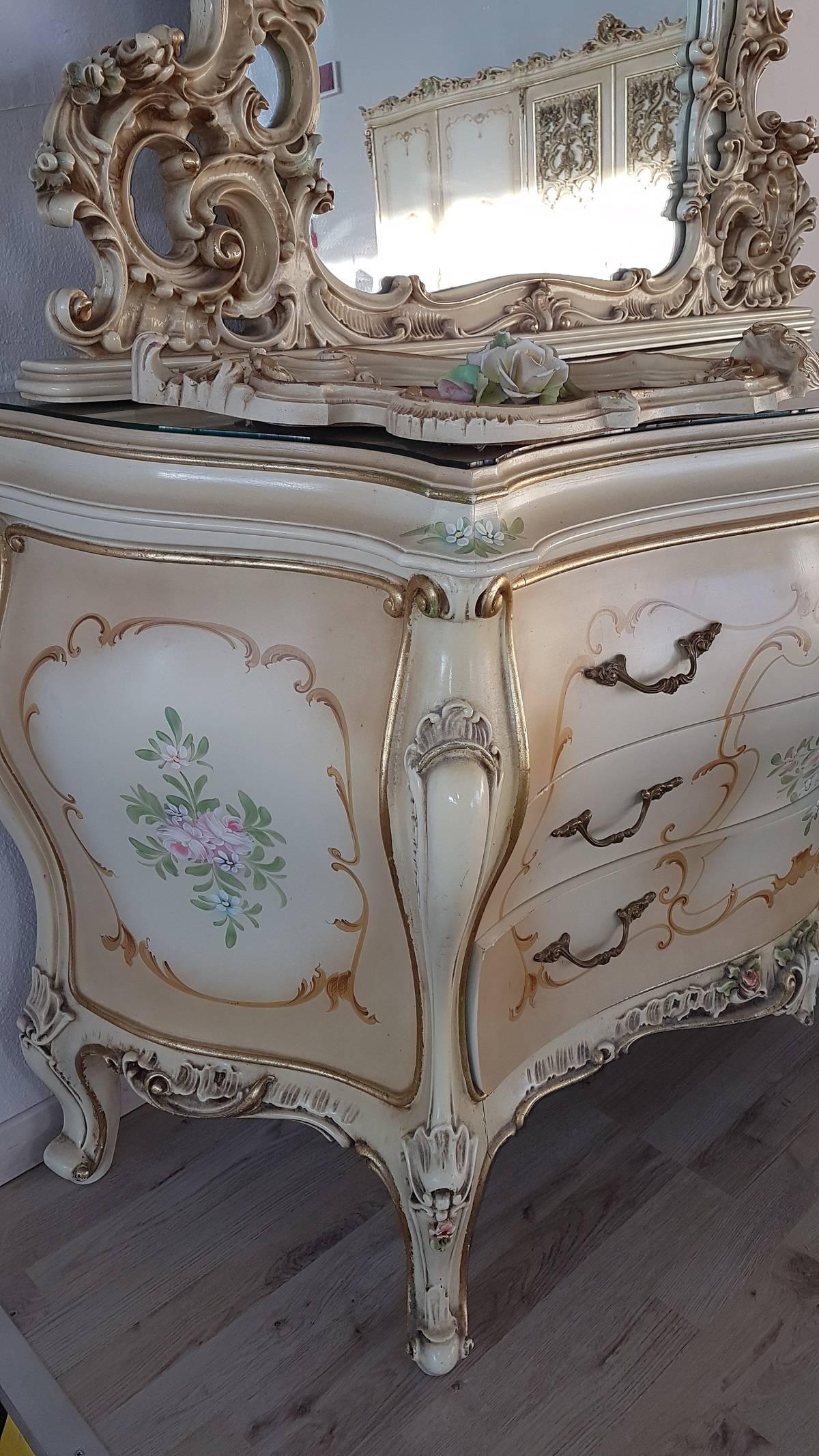 Mid-20th Century 20th Century Italian Venetian Baroque Style and Painted Bedroom Set