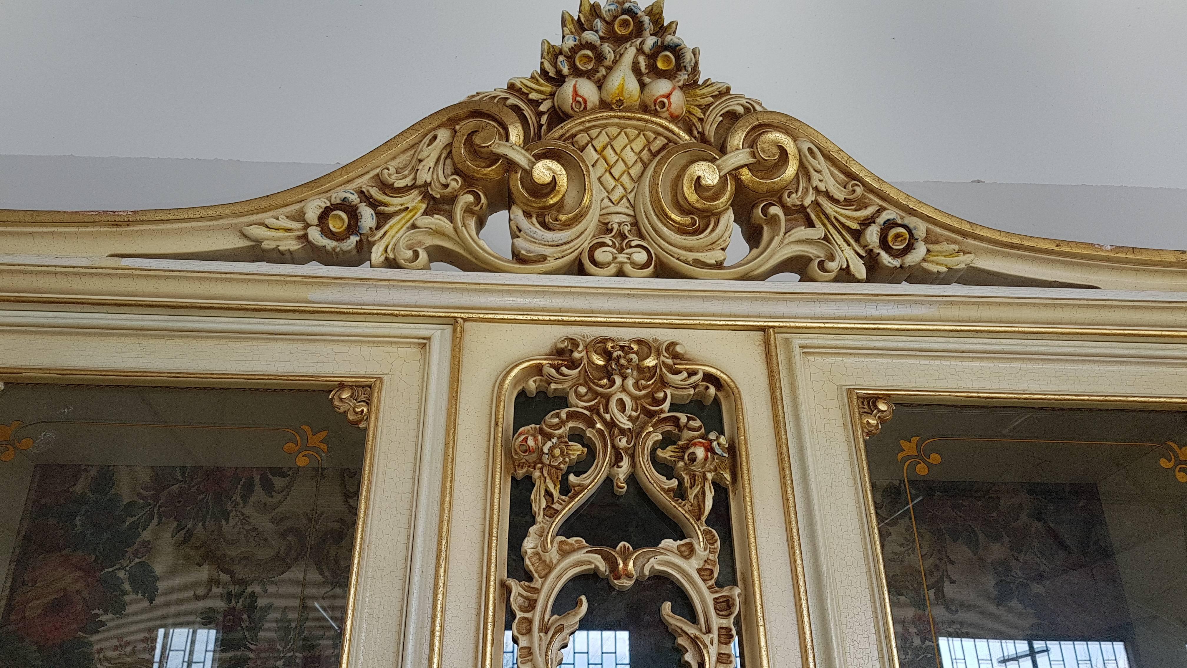 20th Century Italian Venetian Baroque Style and Painted Dining Room Set In Good Condition In Casale Monferrato, IT