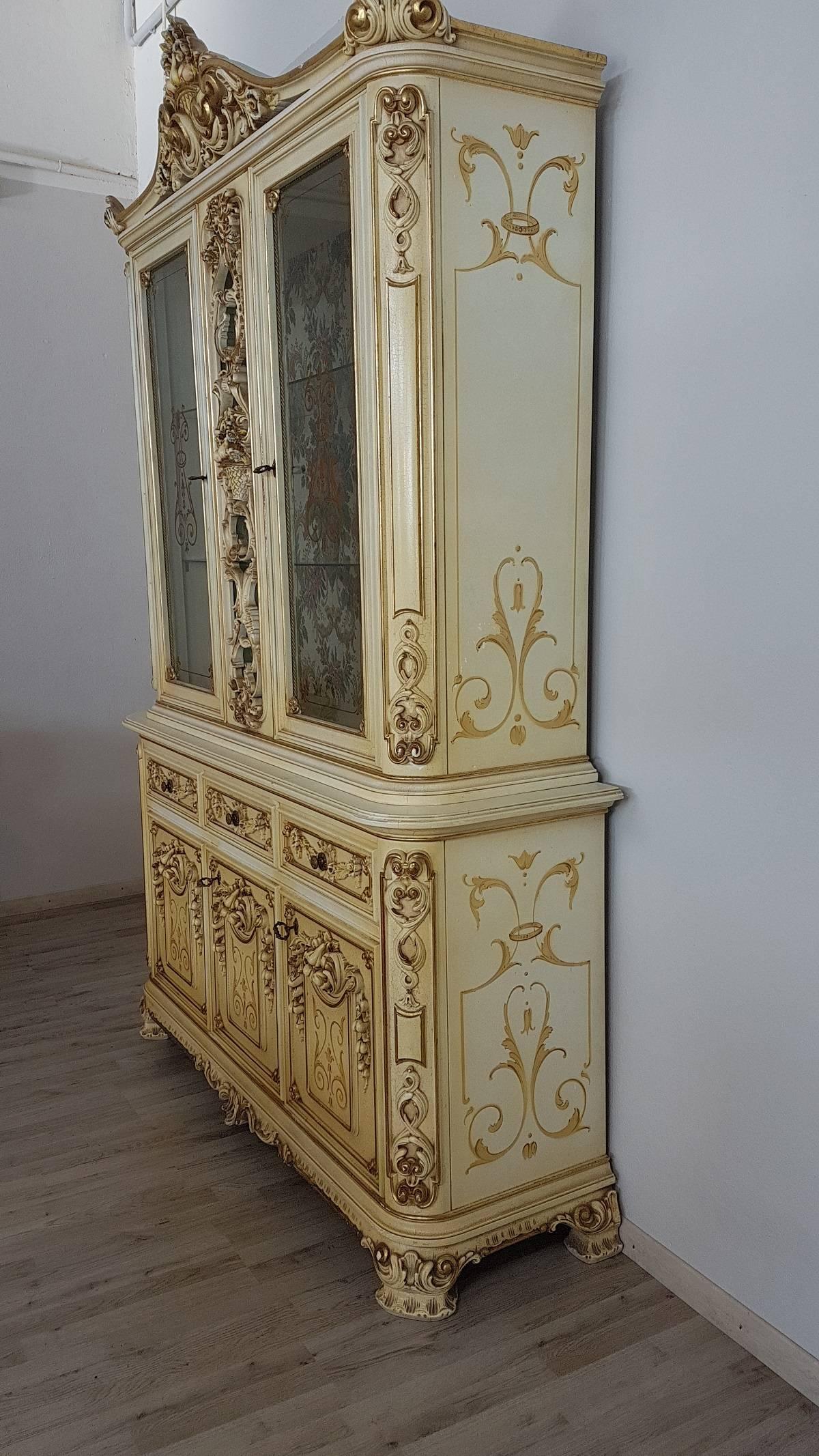 Mid-20th Century 20th Century Italian Venetian Baroque Style and Painted Dining Room Set