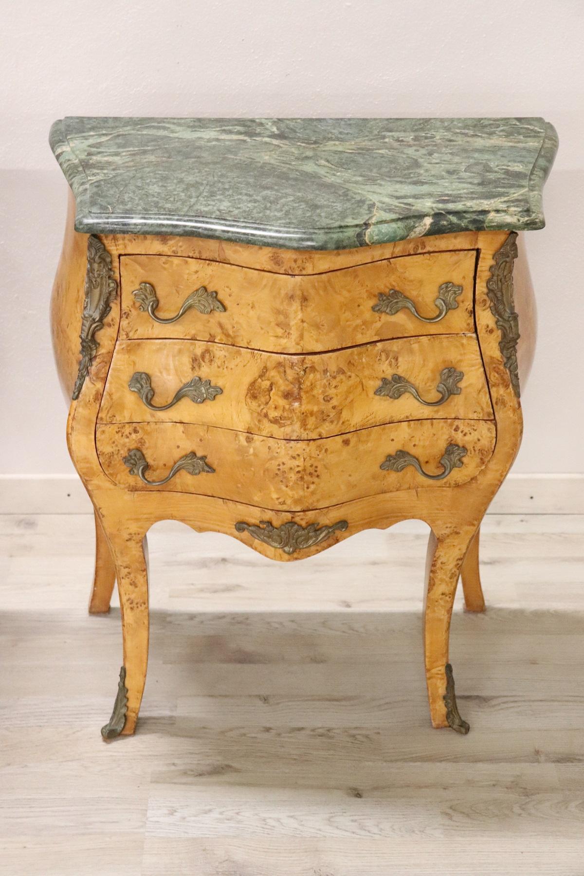 20th Century Italian Venetian Louis XV Style in wood Burl Pair of Nightstands In Excellent Condition In Casale Monferrato, IT