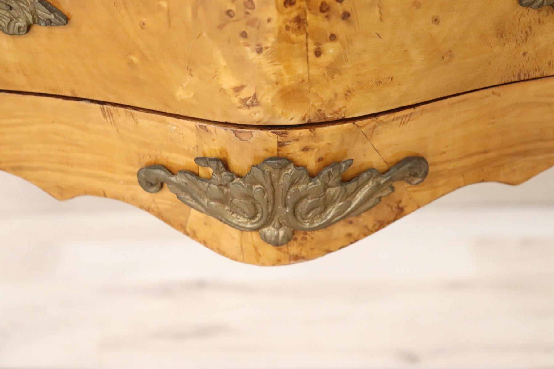 Marble 20th Century Italian Venetian Louis XV Style in wood Burl Pair of Nightstands