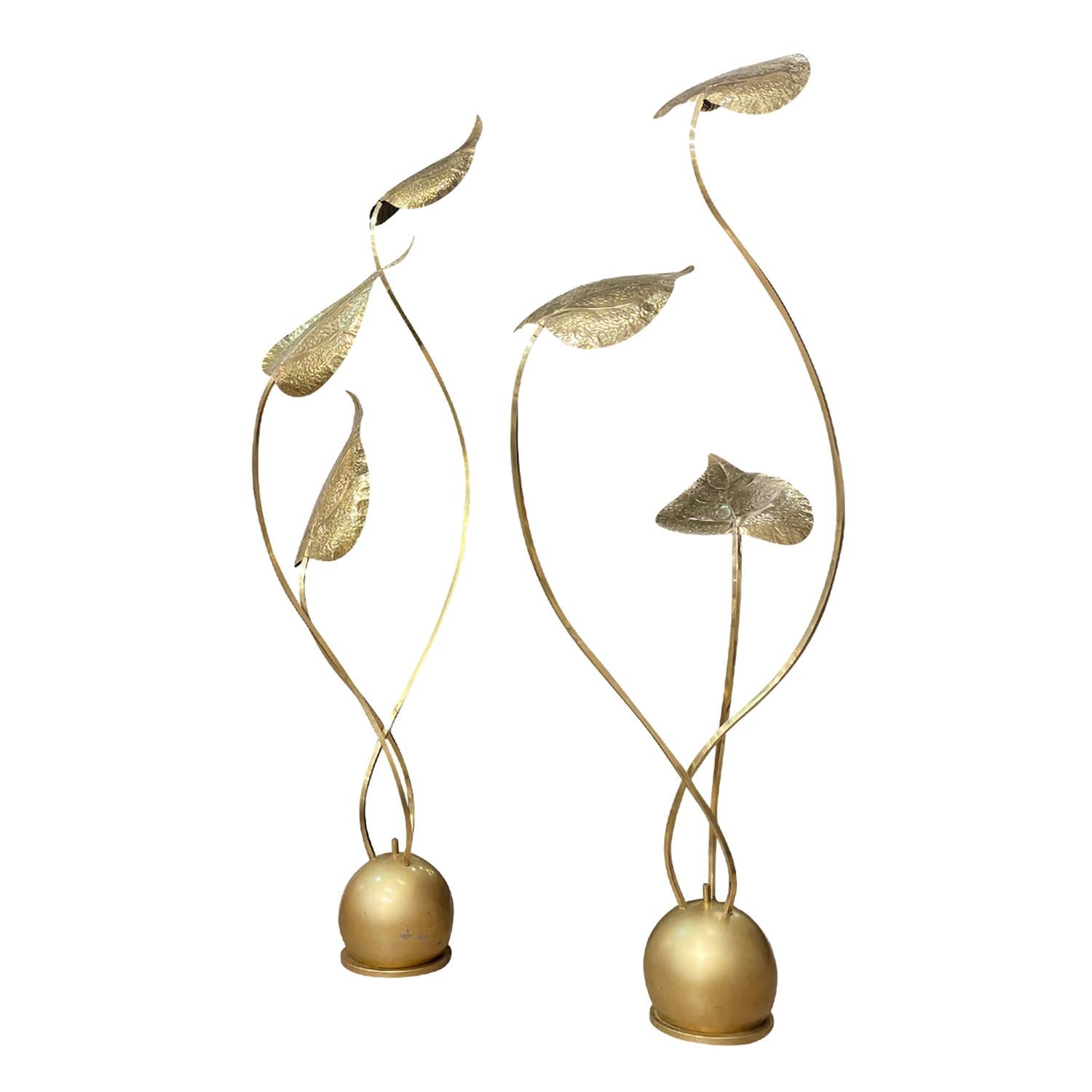 20. Jahrhundert Italienisch Vintage Paar Messing Stehlampen, Lights von Tommaso Barbi (Handgefertigt) im Angebot