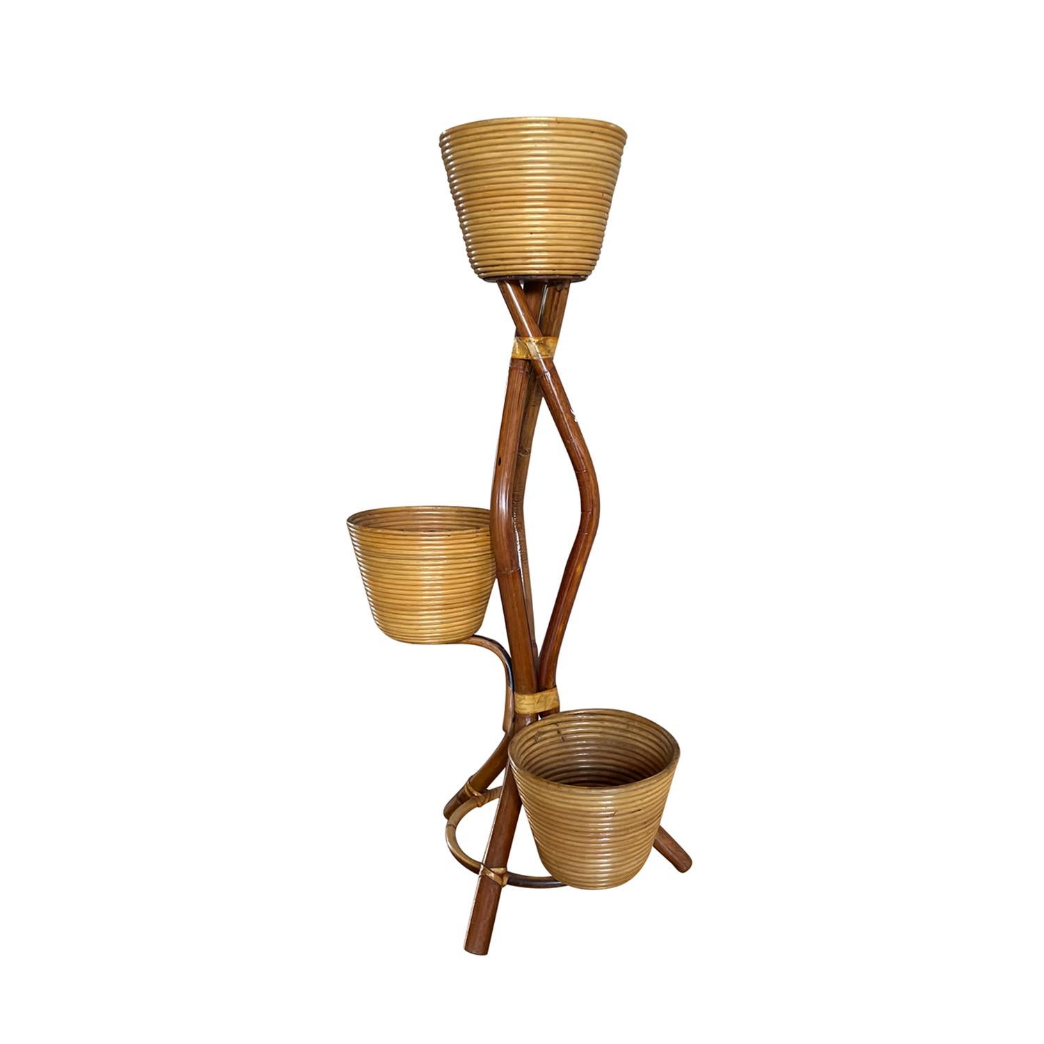 20th Century Italian Vintage Rattan Plant Stand in the style of Gio Ponti In Good Condition For Sale In West Palm Beach, FL